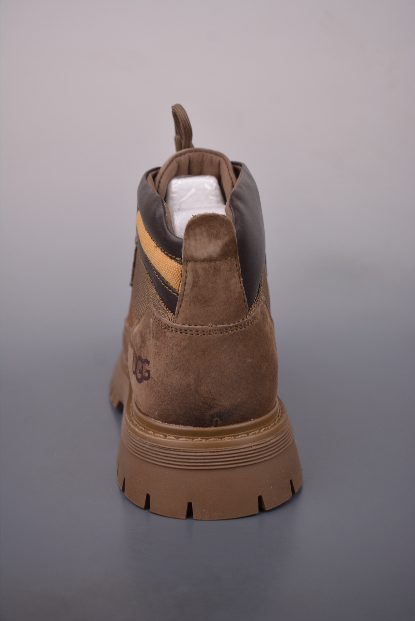 320 美国轻奢品牌 UGG Tasman Weather Hybrid 塔斯曼混合系列中帮轻量休闲马丁靴 U5333M