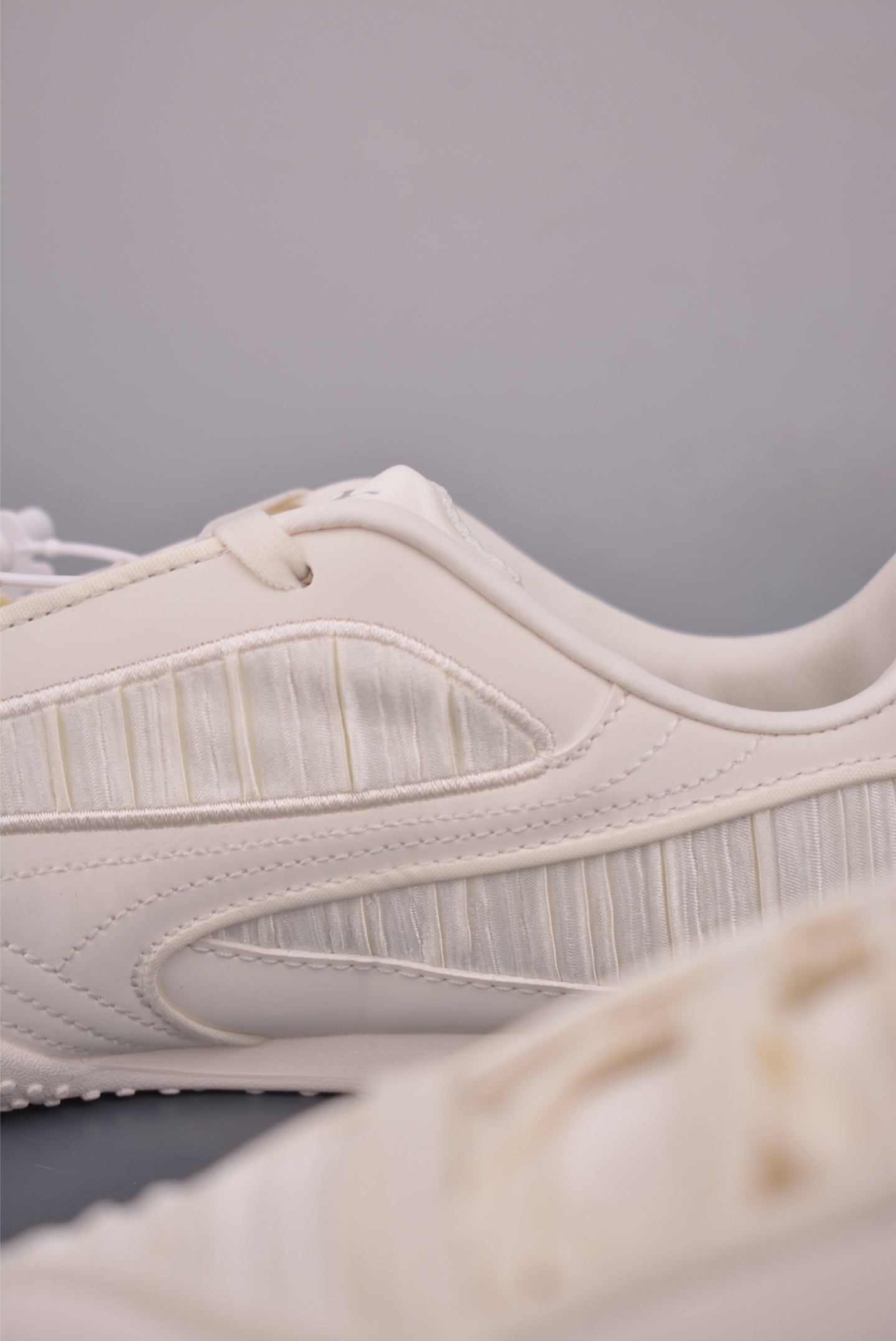 150 彪马Puma Bella V2 Leather 低帮专业越野德训鞋 406092-012