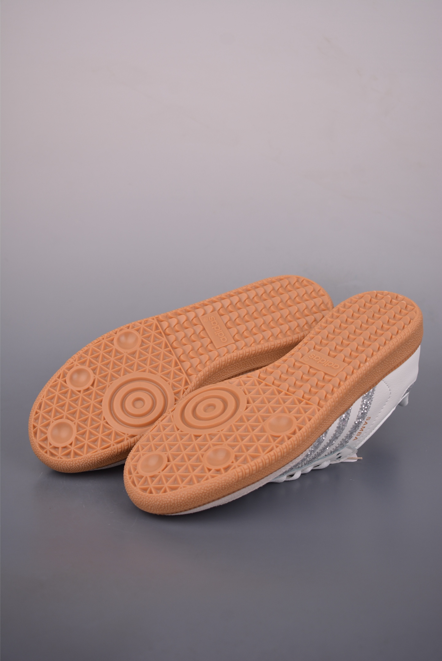 140 Adidas三叶草SAMBA W 休闲板鞋 ST5866