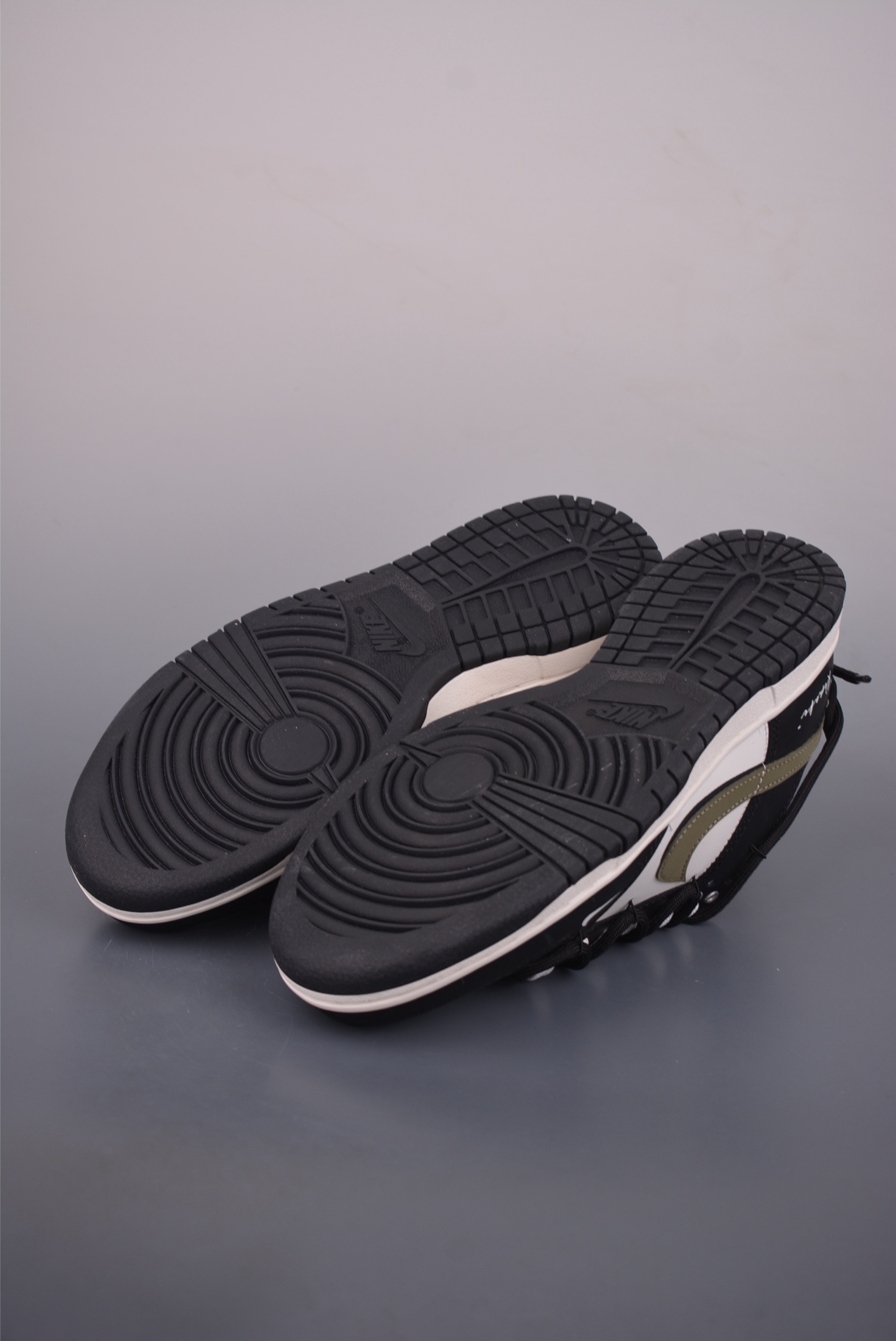 260 Nike SB Dunk Low 解构绑带 B60512-083