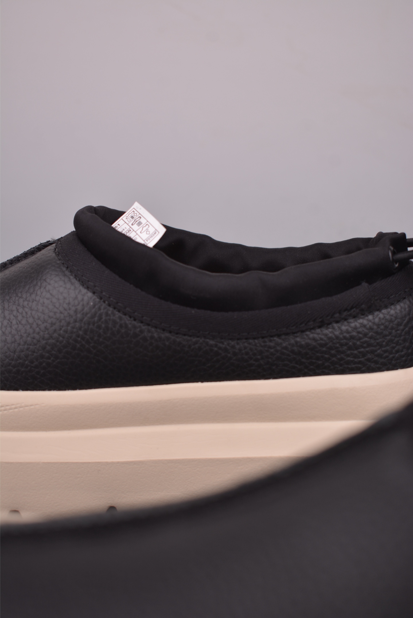 260 UGG 2025秋冬新品 机能撞色 王一博代言热门大爆款 包头套脚低帮 1144096