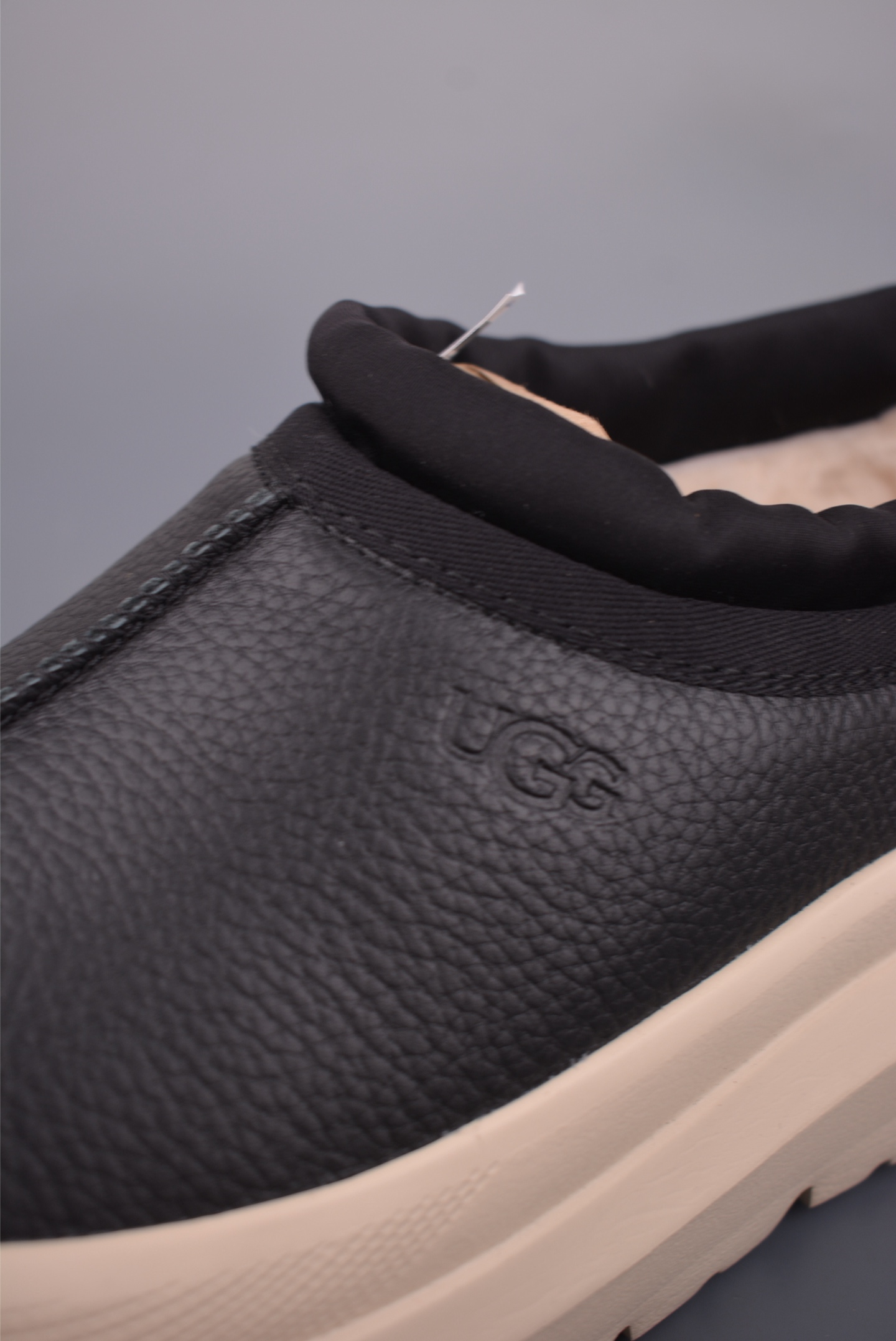 260 UGG 2025秋冬新品 机能撞色 王一博代言热门大爆款 包头套脚低帮 1144096