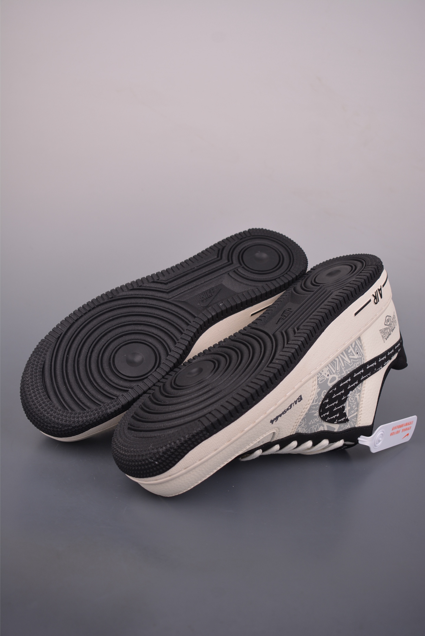 260 Nike Air Force 1 Low 巴黎世家联名 JP8028-059