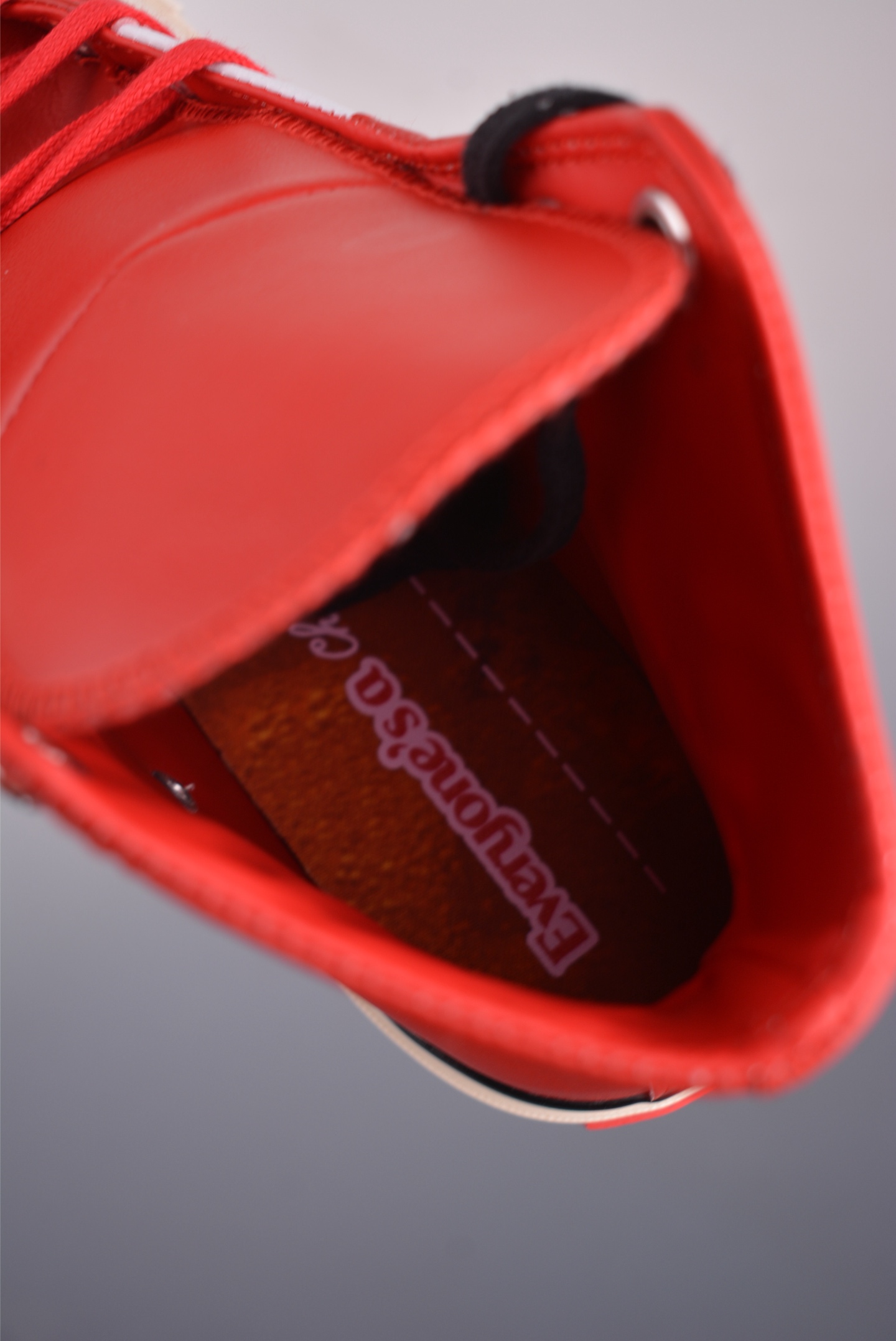 140 年末联名 重磅来袭 Coca-Cola x Converse Chuck 70 可口可乐联名 复古皮质高帮休闲鞋 17888C