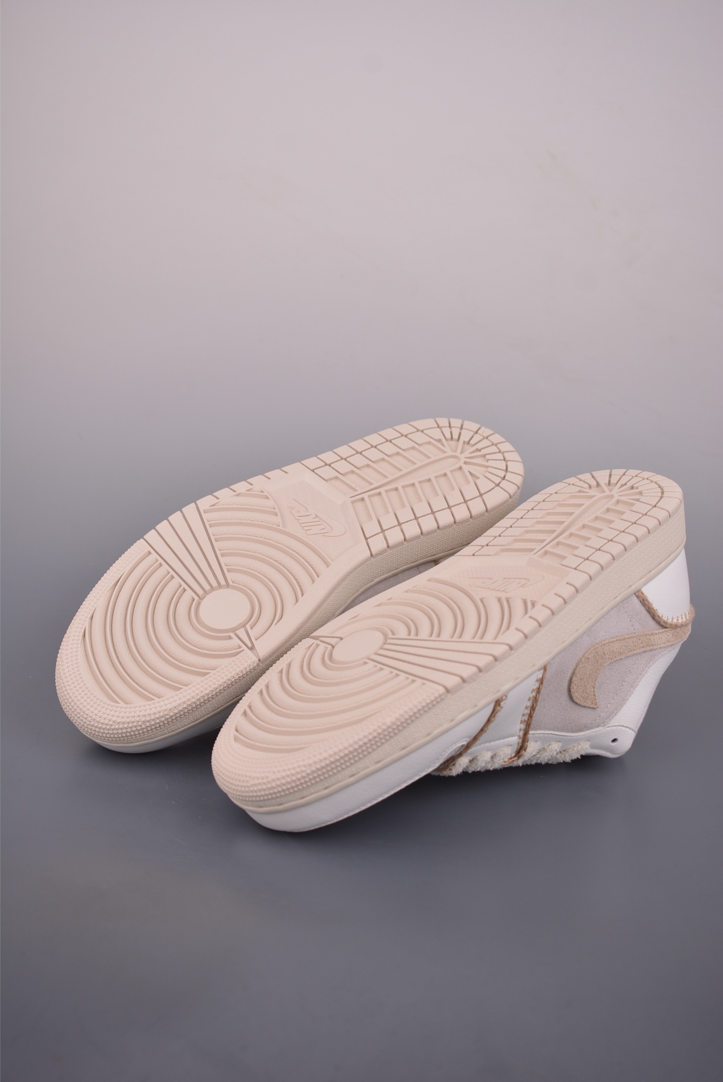 200 Air Jordan 1 Low 奶茶缝线 AJ1乔1低帮休闲板鞋 HV4268-120