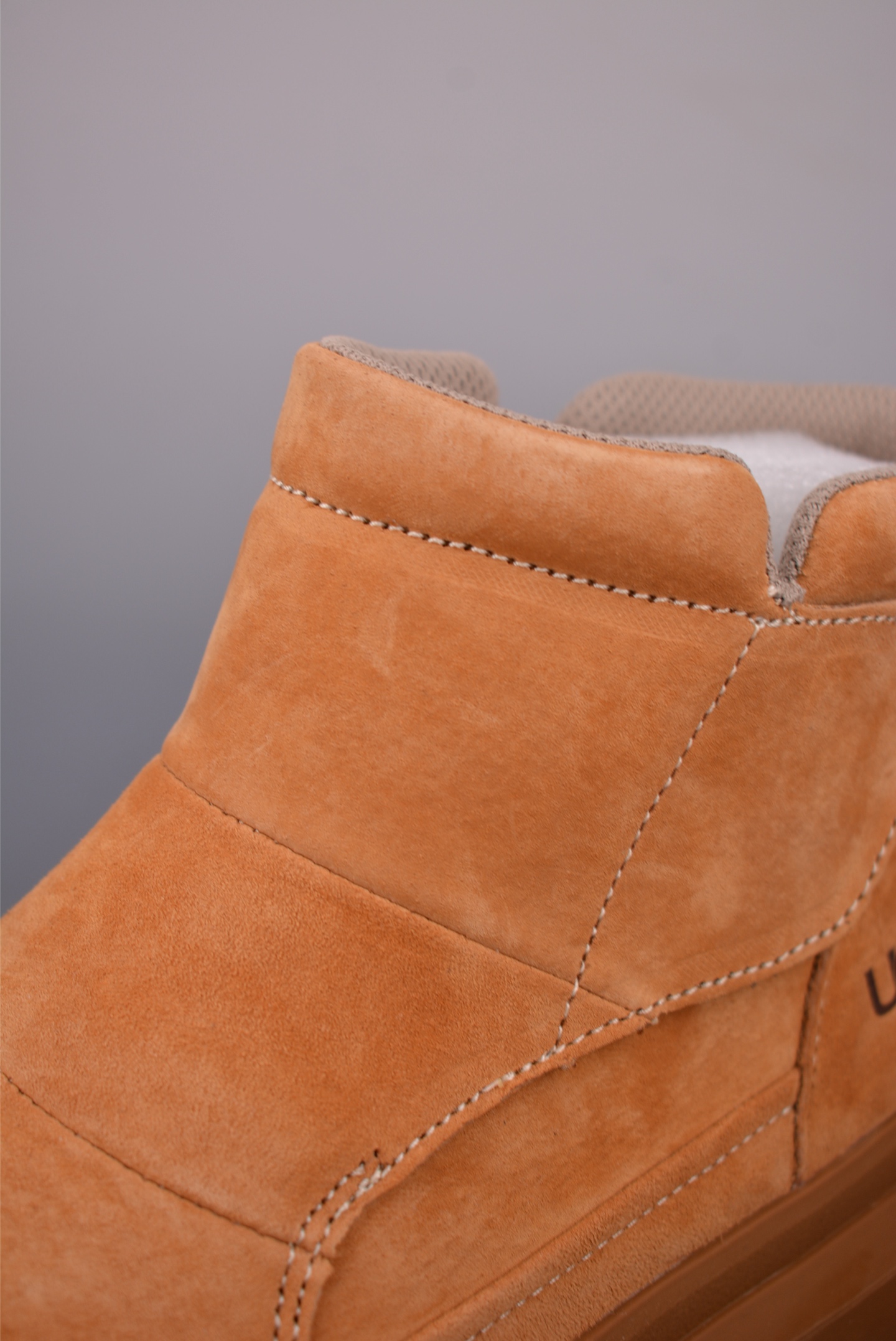 280 美国轻奢品牌 UGG M Tasman Weather Hybrid 塔斯曼混合系列中帮厚底轻量休闲马丁靴 U9807