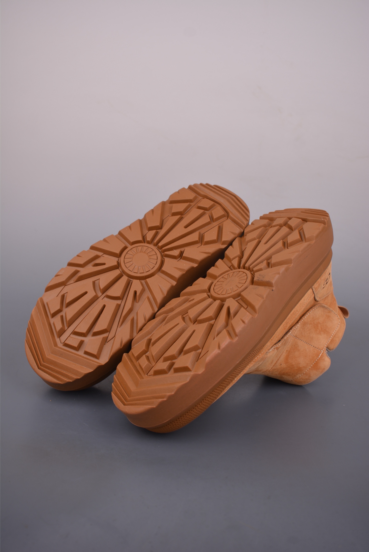 280 美国轻奢品牌 UGG M Tasman Weather Hybrid 塔斯曼混合系列中帮厚底轻量休闲马丁靴 U9807