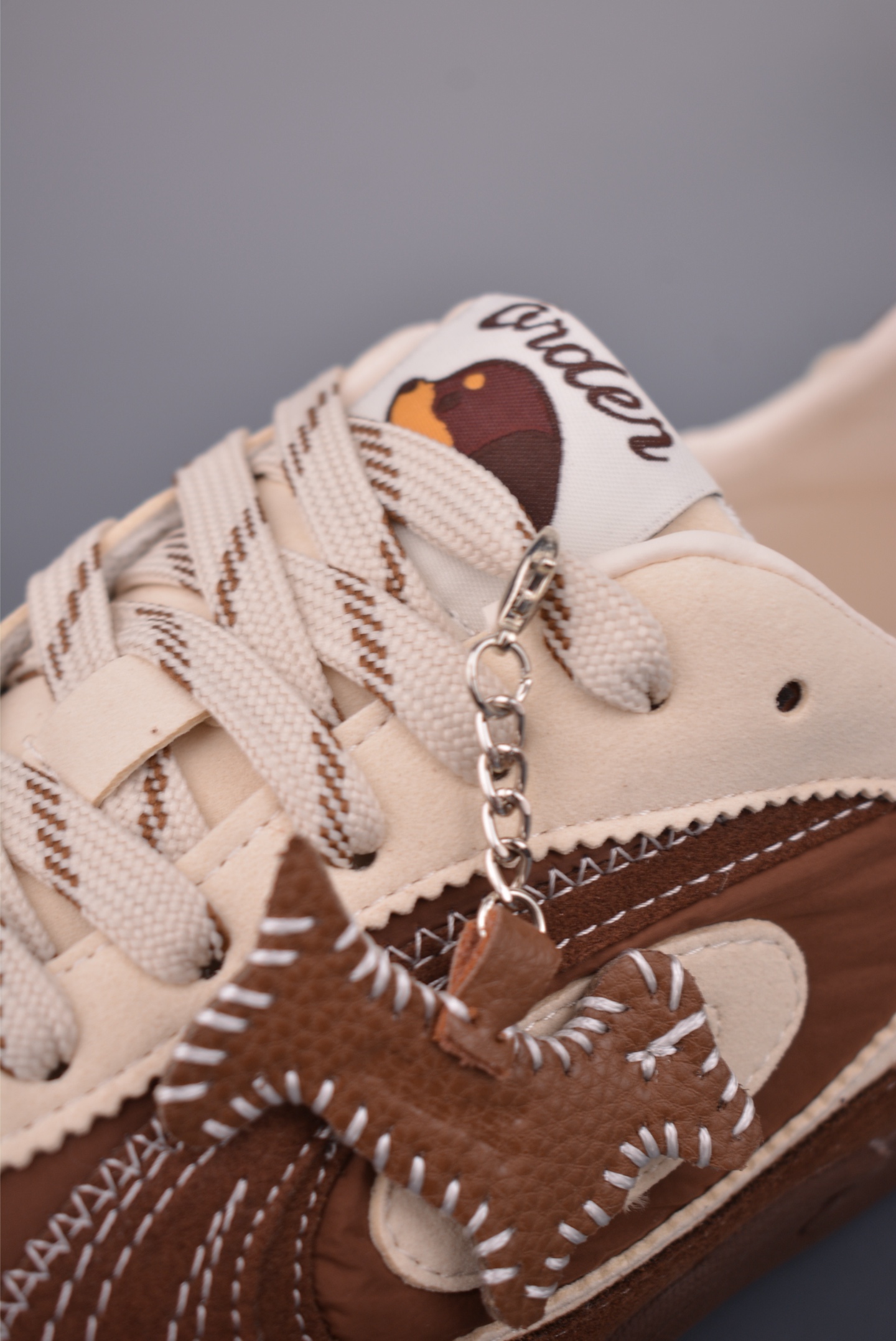 200 OLD ORDER Turbo-Lite芭蕾复古德训鞋 Hello Kitty联名大红配色超独特百搭 O2320814