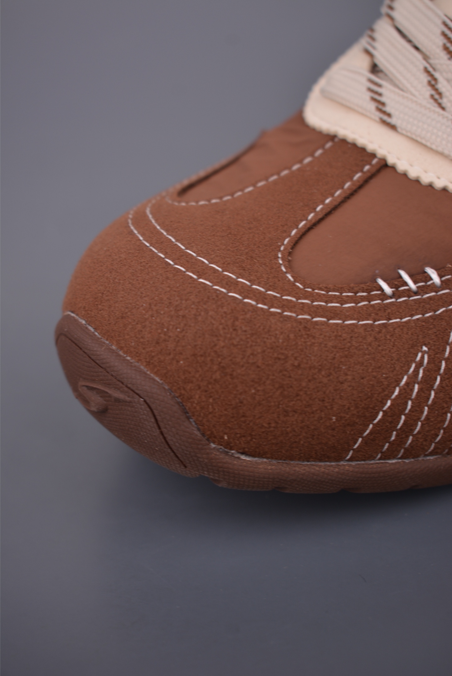 200 OLD ORDER Turbo-Lite芭蕾复古德训鞋 Hello Kitty联名大红配色超独特百搭 O2320814