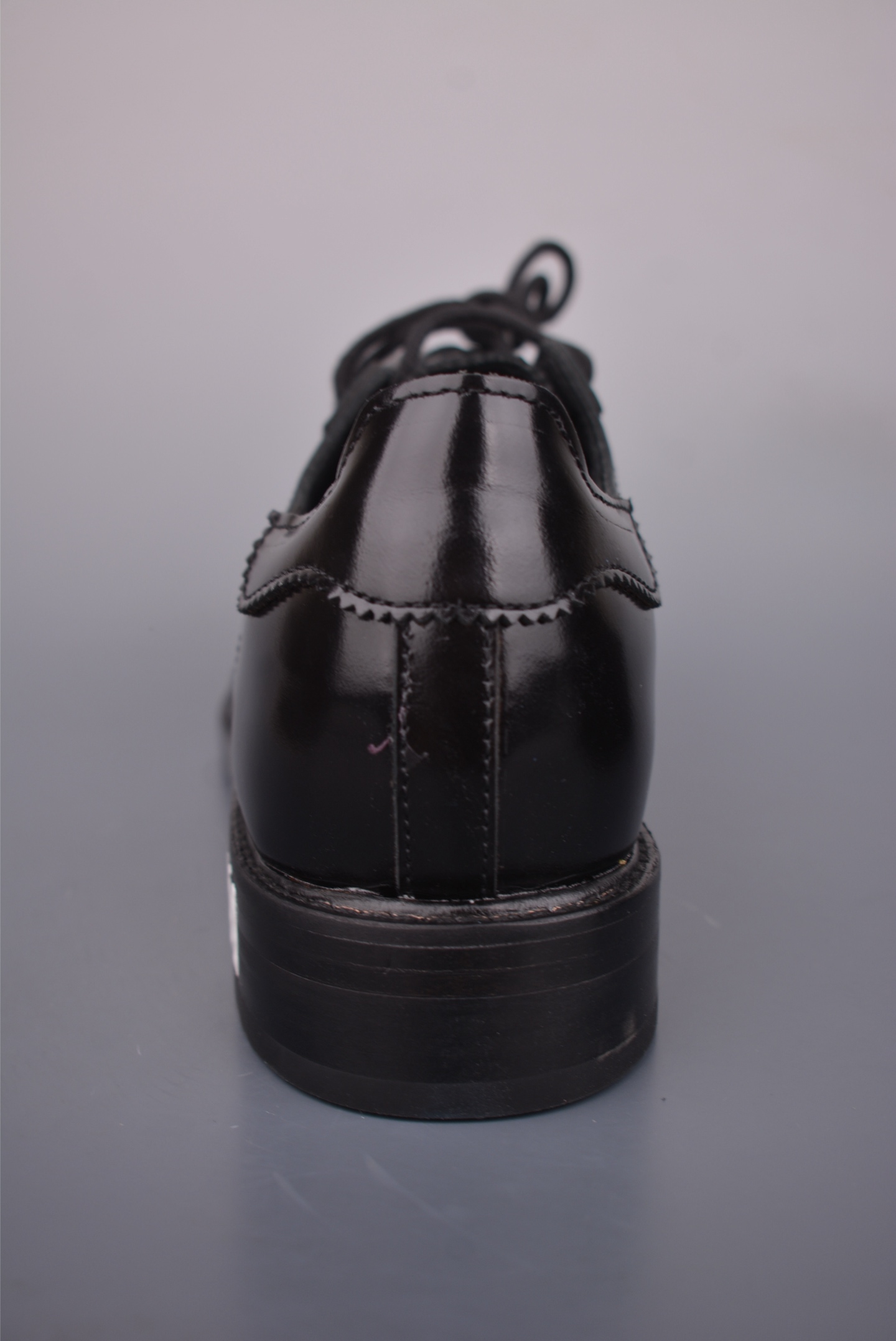 420 CLOT x adidas originals SUPER Dress 复古街头 陈冠希联名款 面黑色漆皮+三叶草贝壳头经典廓形 JR2814