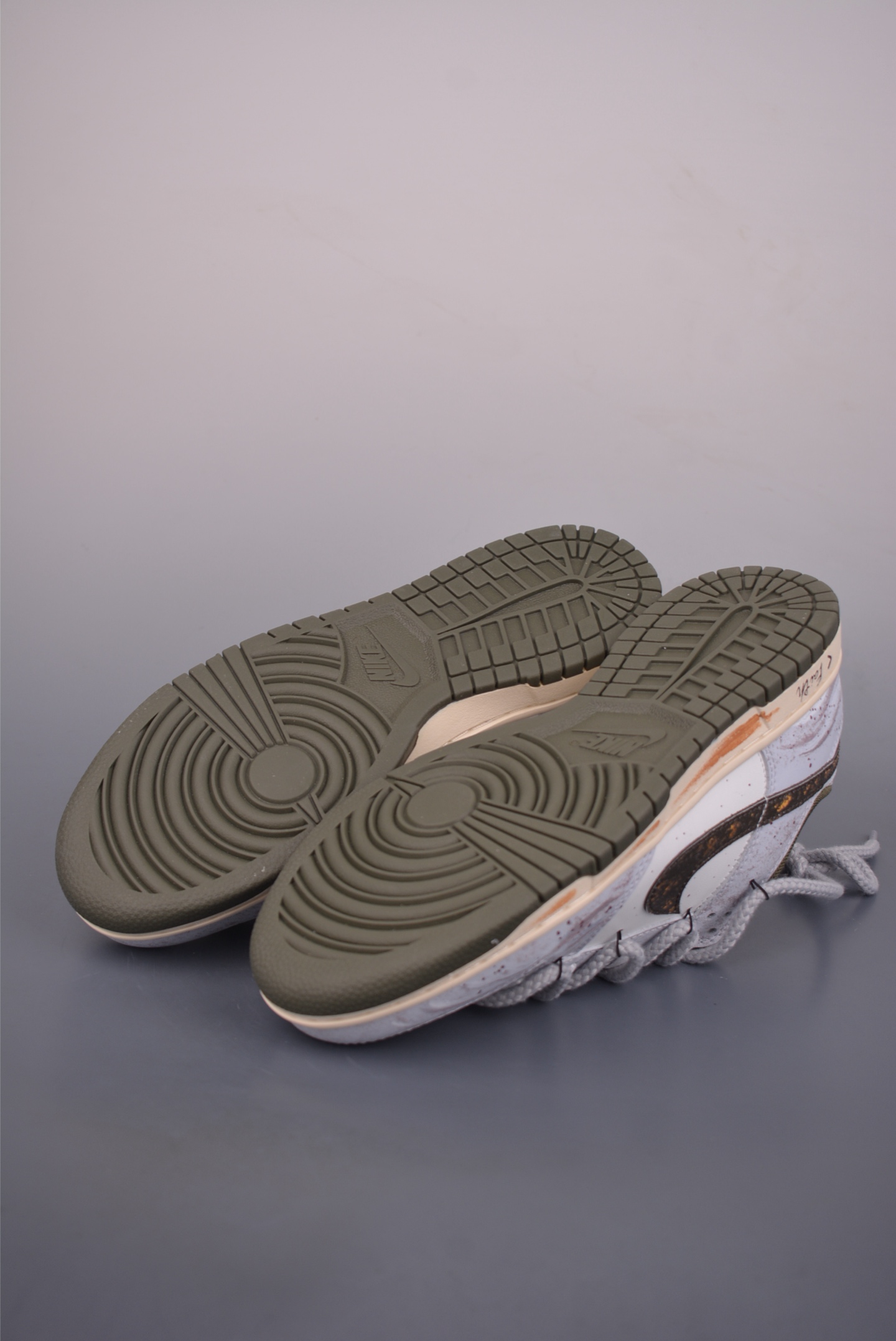 280 Nike SB Dunk Low 解构绑带 HF5441-102