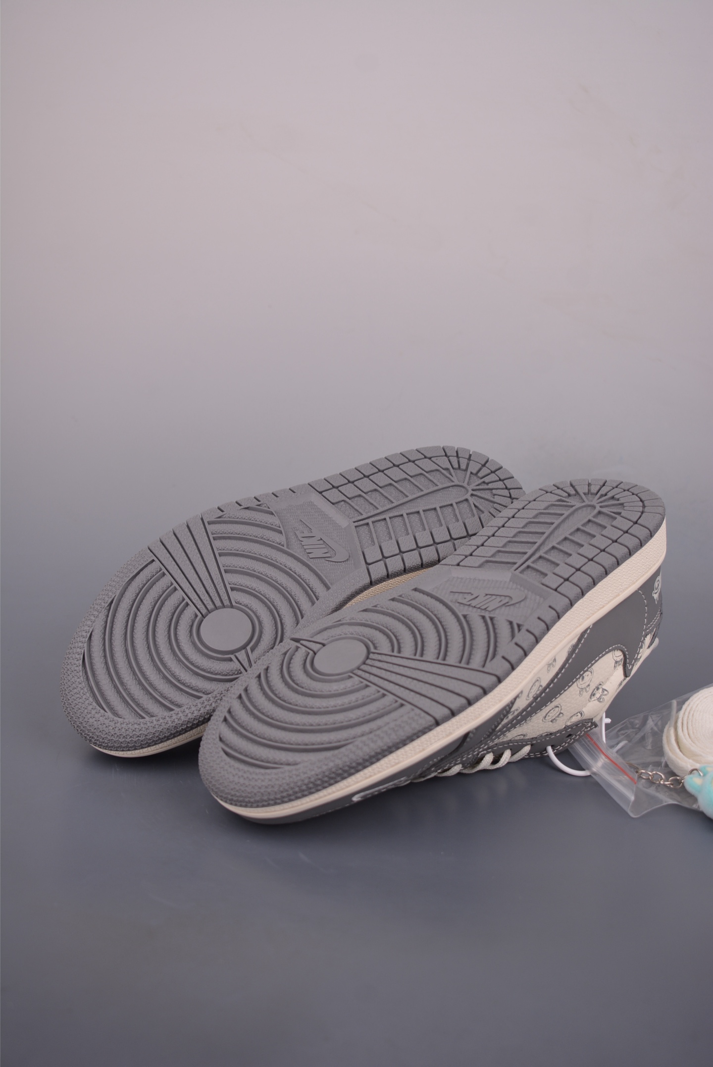 260 Fragment x Travis Scott x Labubu Air Jordan 1 Low 解构鞋带 三方联名倒钩 LD2028-055