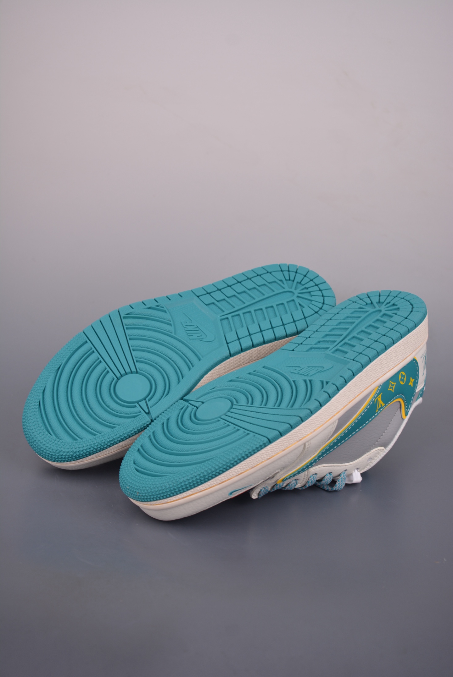 260 Fragment x Travis Scott x LV Air Jordan 1 Low 解构鞋带 三方联名倒钩 ZY1618-086