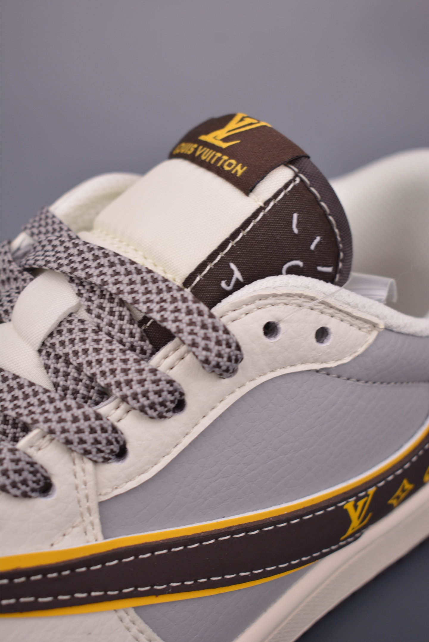 260 Fragment x Travis Scott x LV Air Jordan 1 Low 解构鞋带 三方联名倒钩 ZY1618-011