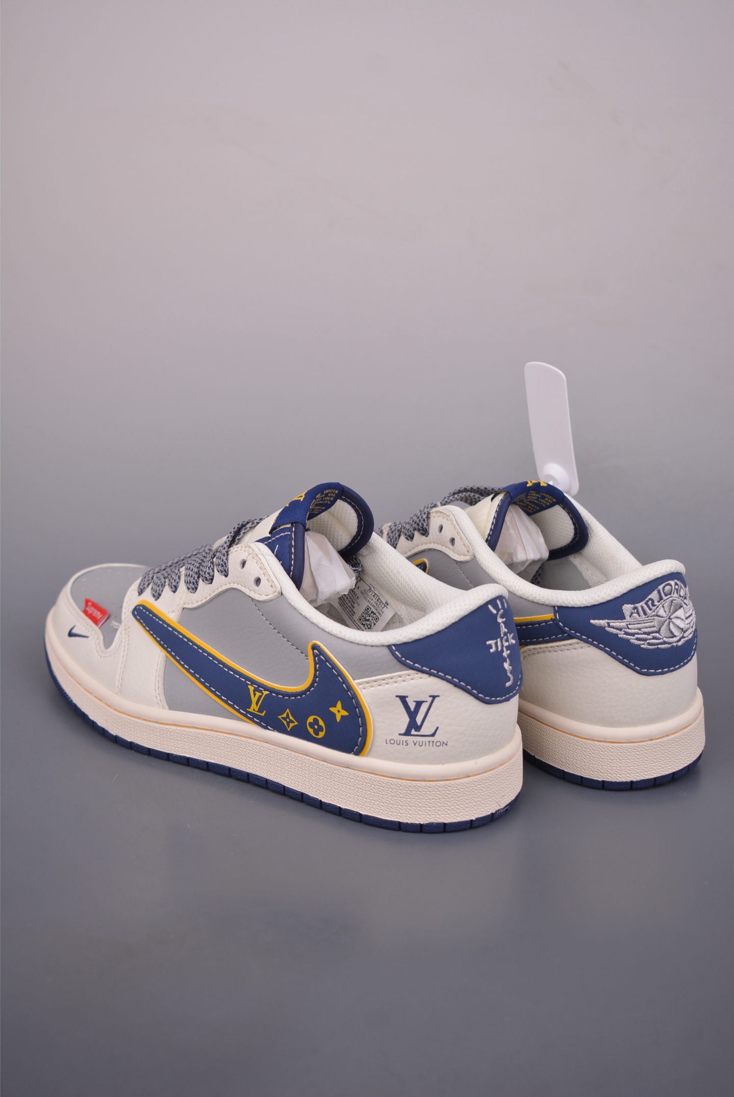 260 Fragment x Travis Scott x LV Air Jordan 1 Low 解构鞋带 三方联名倒钩 全新的三方联名低帮倒钩鞋 ZY1618-012