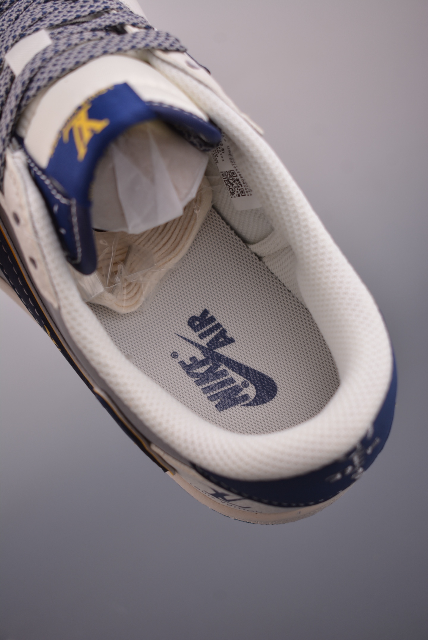 260 Fragment x Travis Scott x LV Air Jordan 1 Low 解构鞋带 三方联名倒钩 全新的三方联名低帮倒钩鞋 ZY1618-012