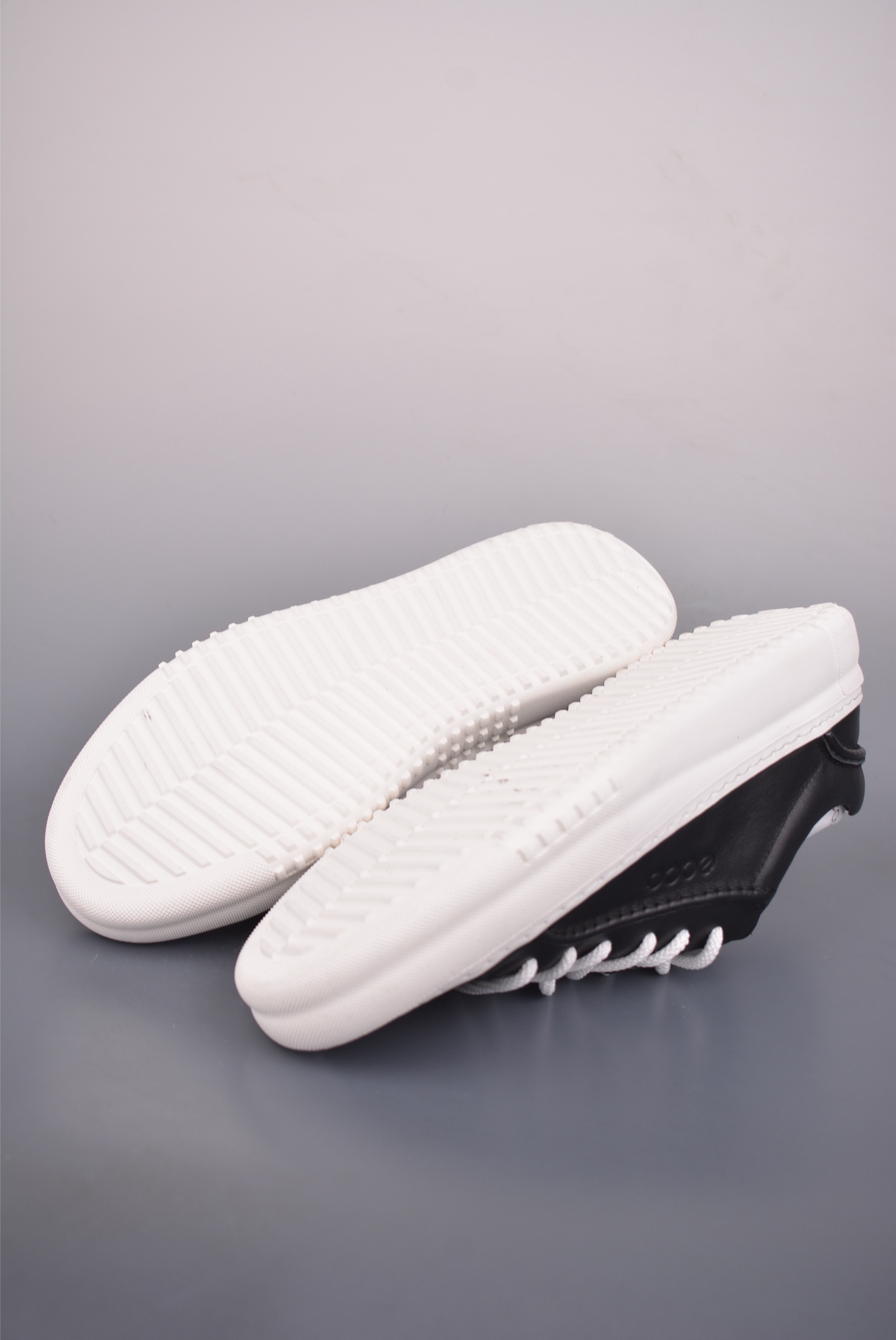 300 ECCO爱步男士休闲小白鞋 简单耐看清爽版型 百搭休闲板鞋 503198