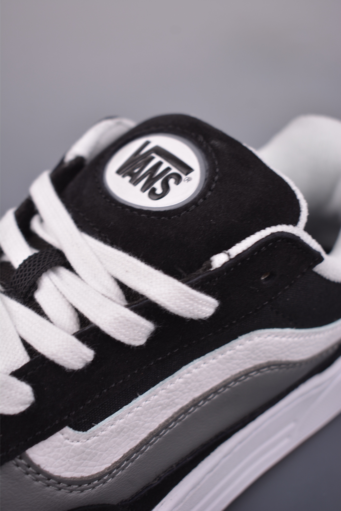 Vans Skate Estazzo 经典复古厚鞋舌面包鞋 VN000D45BYL 蓝黄 VN000D45BA2 黑色 VN000D45BA5 黑灰