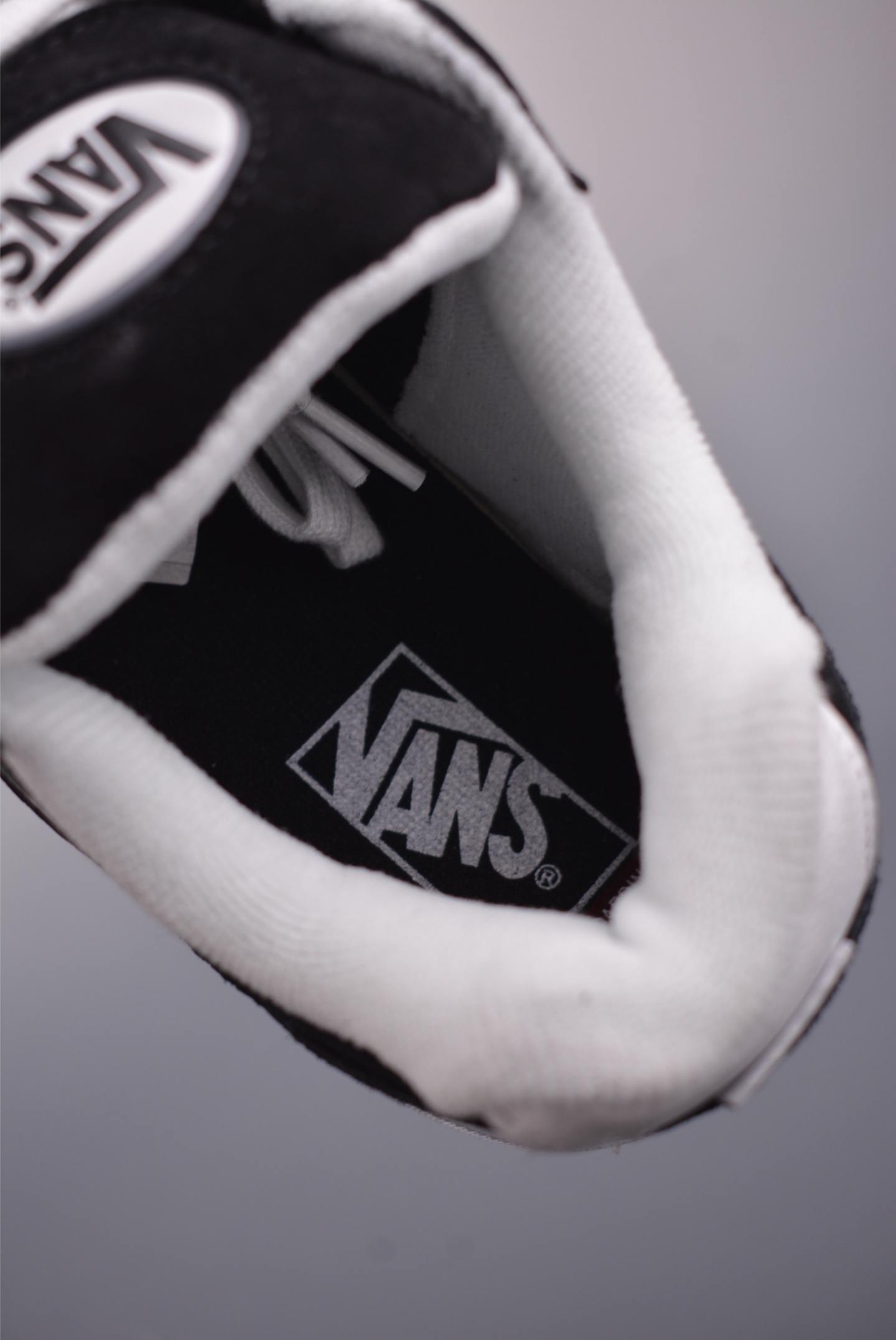 Vans Skate Estazzo 经典复古厚鞋舌面包鞋 VN000D45BYL 蓝黄 VN000D45BA2 黑色 VN000D45BA5 黑灰