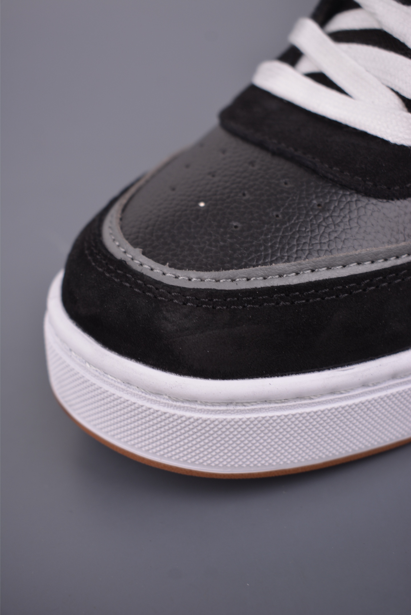 Vans Skate Estazzo 经典复古厚鞋舌面包鞋 VN000D45BYL 蓝黄 VN000D45BA2 黑色 VN000D45BA5 黑灰