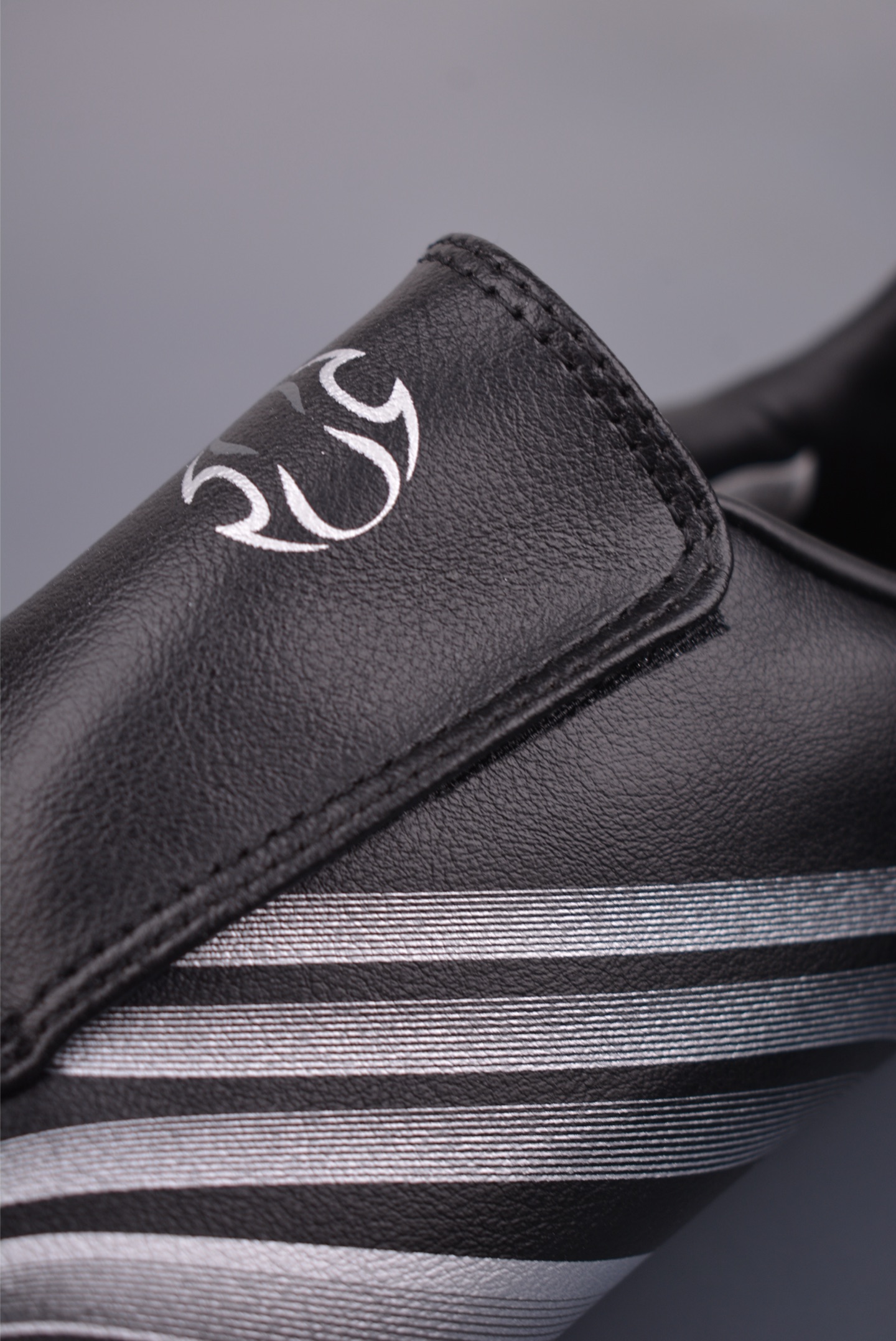 130 Adidas originals Taekwondo Low 跆拳道系列 经典复古薄底训练慢跑鞋 JR6403