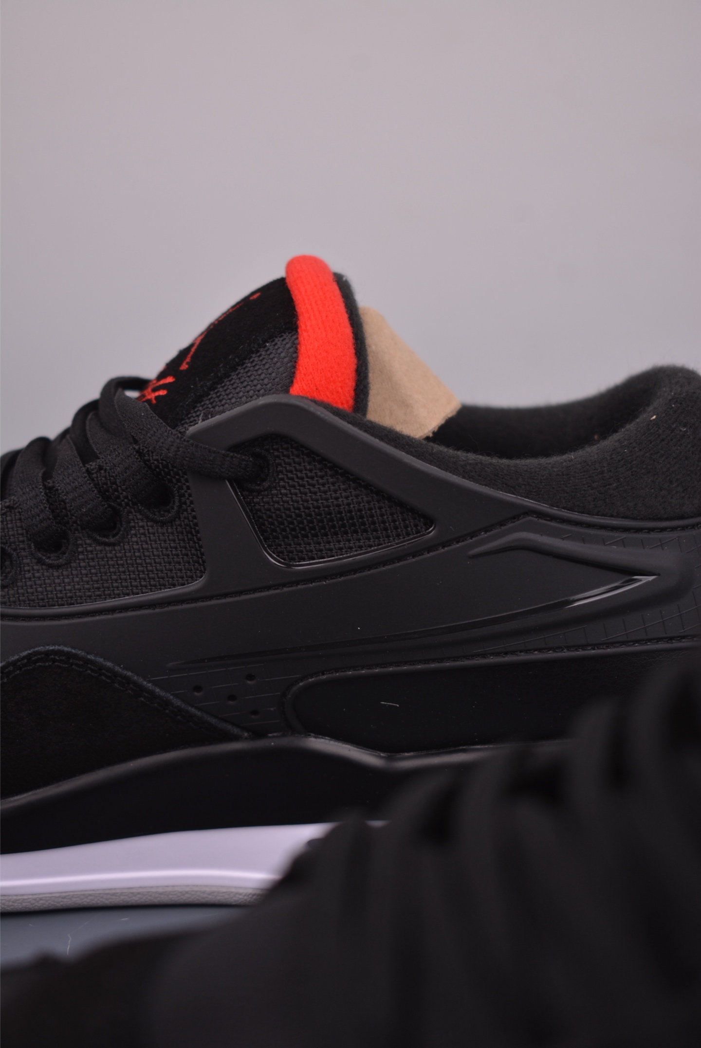 Nigel Sylvester x Jordan Air Jordan 4 RM SP AJ4低帮 复刻麂皮白蓝粉 FQ7939-061