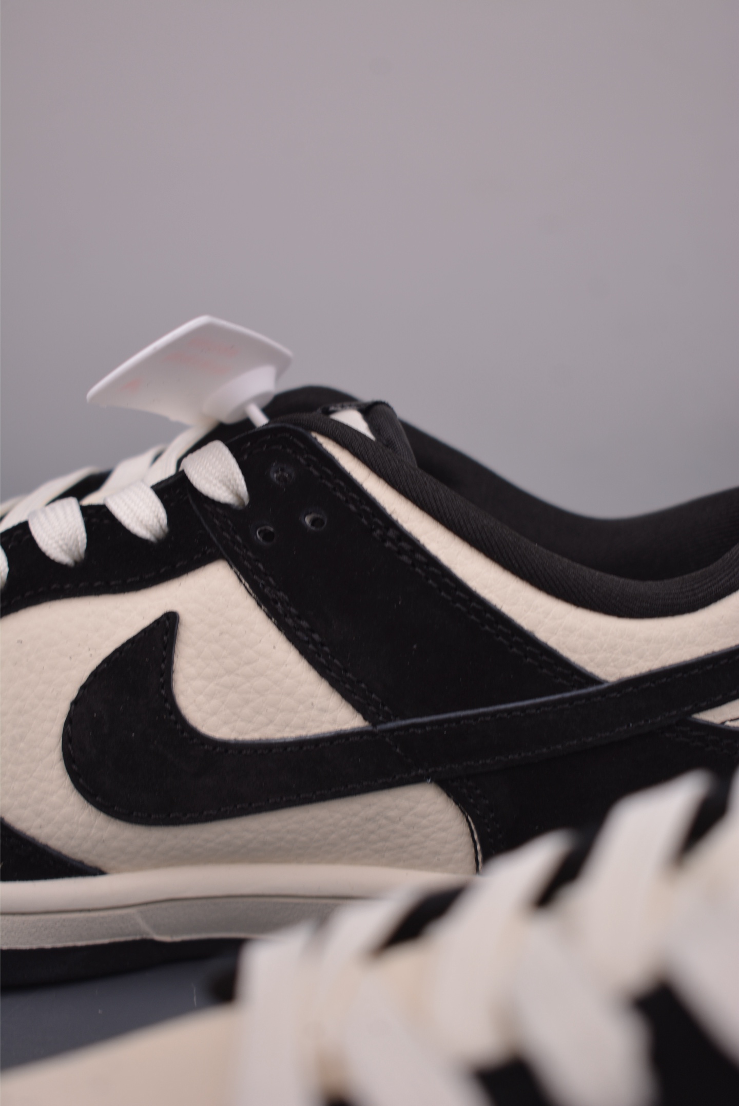 Nike SB Dunk Low 巴黎世家联名 DS6608-015