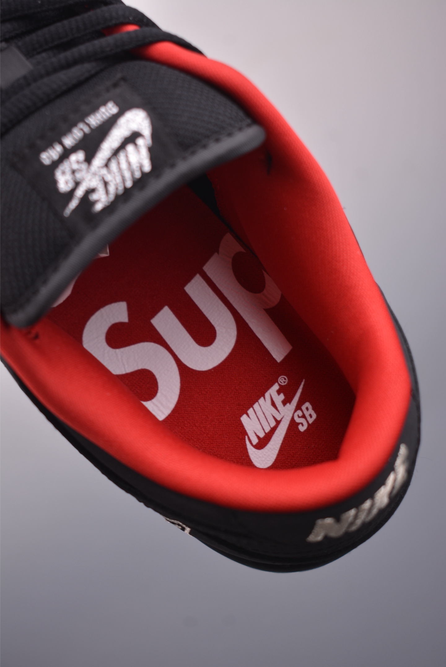 Nike SB Dunk Low HQ8487-001