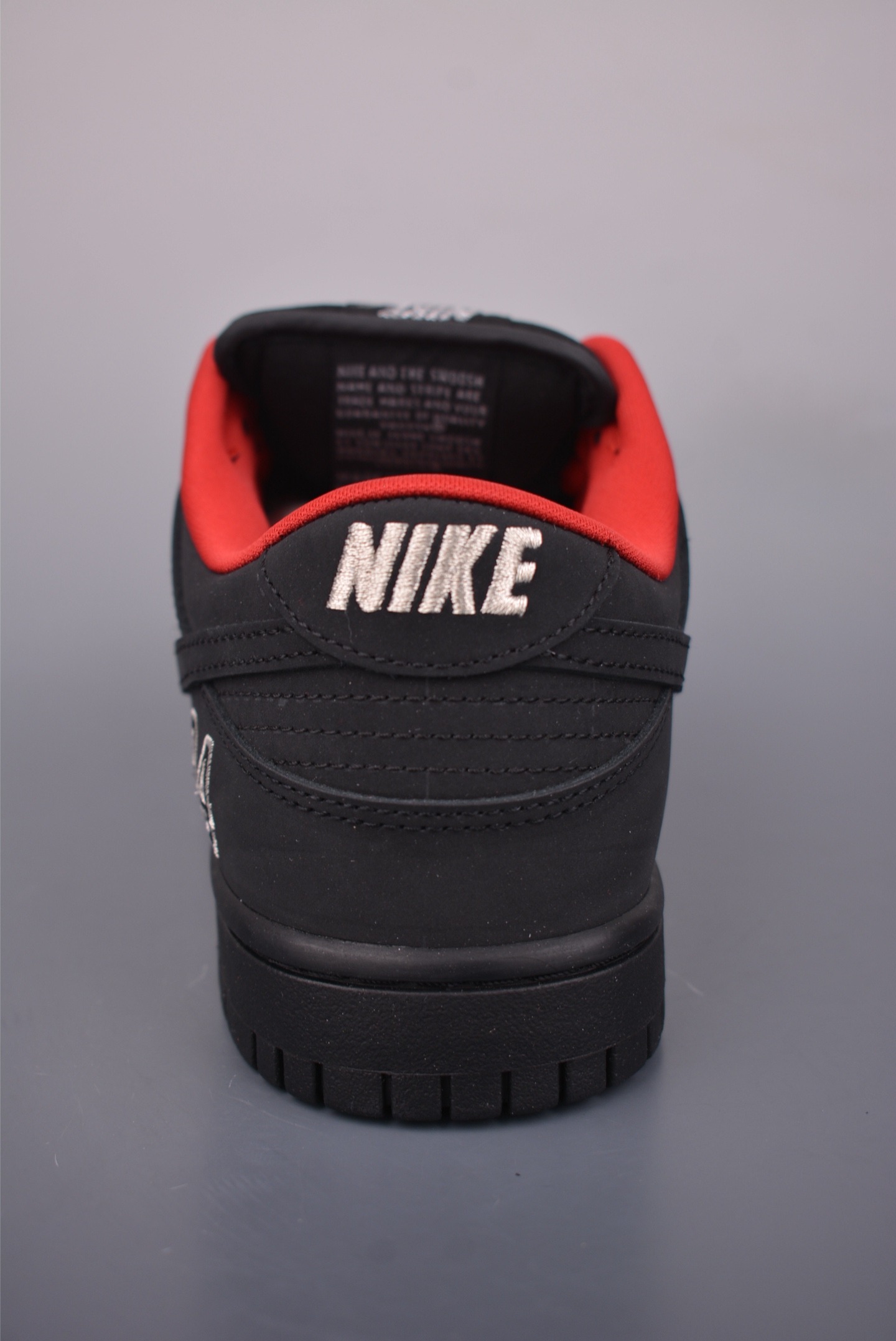 Nike SB Dunk Low HQ8487-001