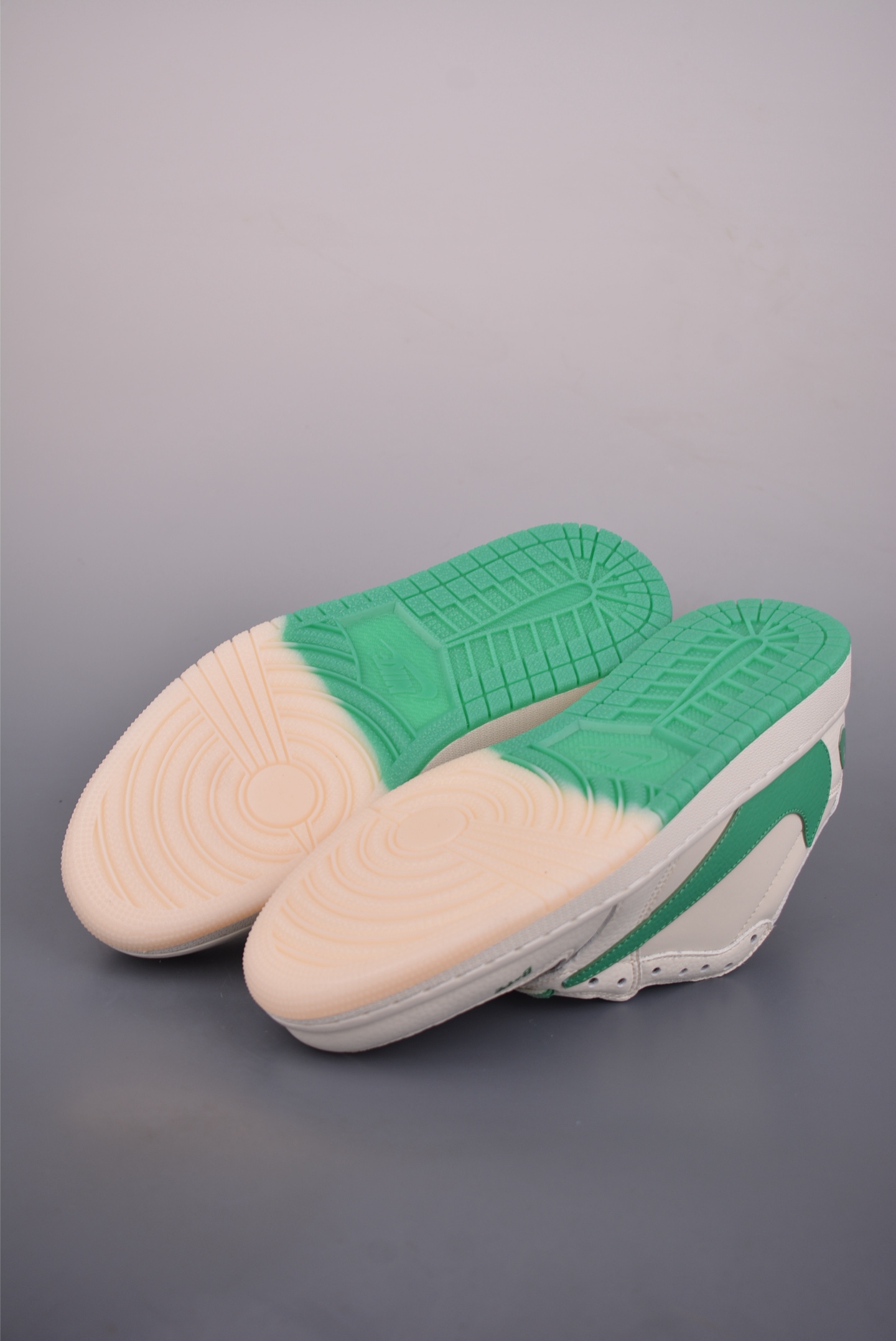 Fragment x Travis Scott x 猿人头 Air Jordan 1 Low 解构鞋带 三方联名倒钩 DM7866-116