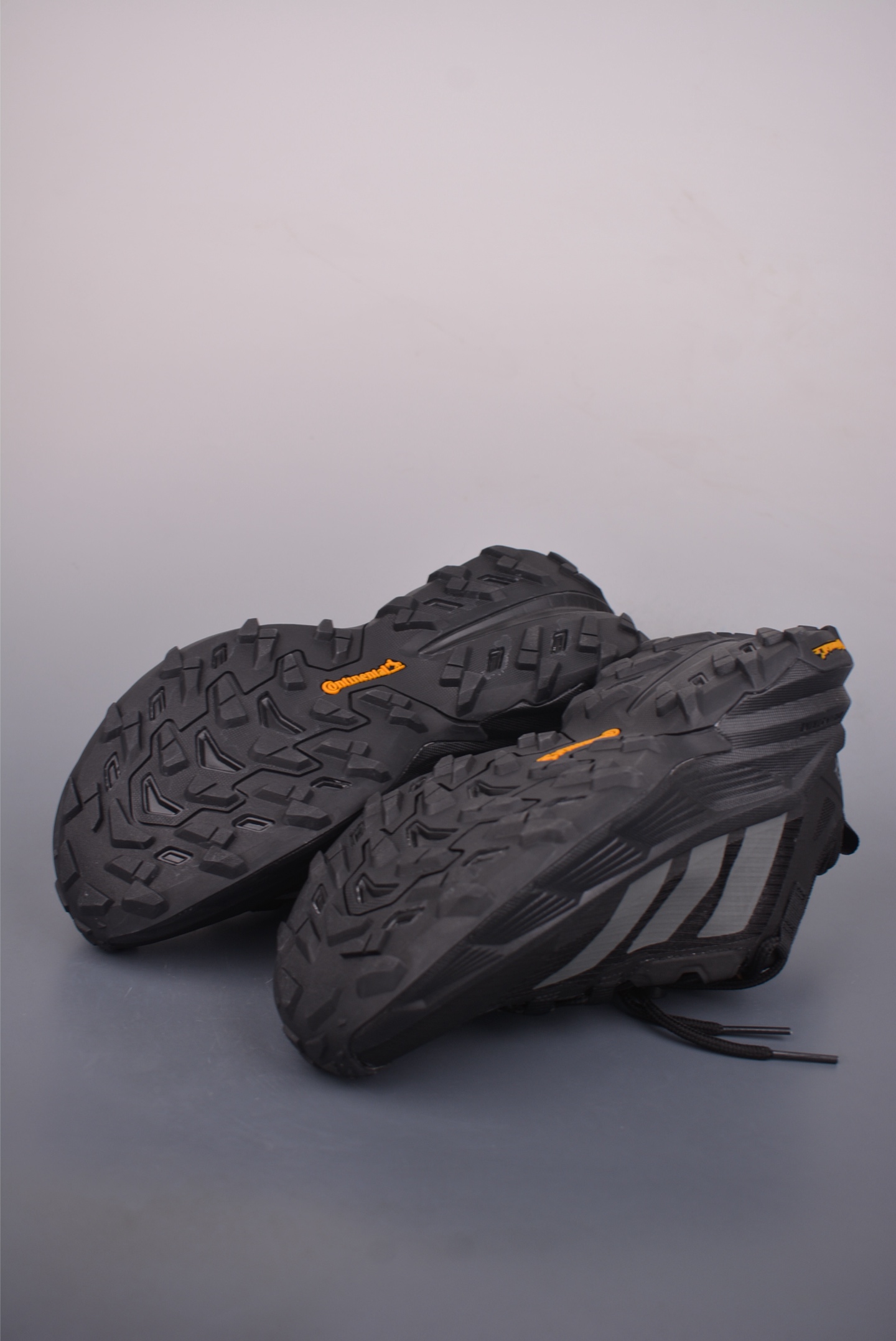 adidas TERREX FREEHIKER SL GTX 硬核的薄底徒步鞋 HQ4865