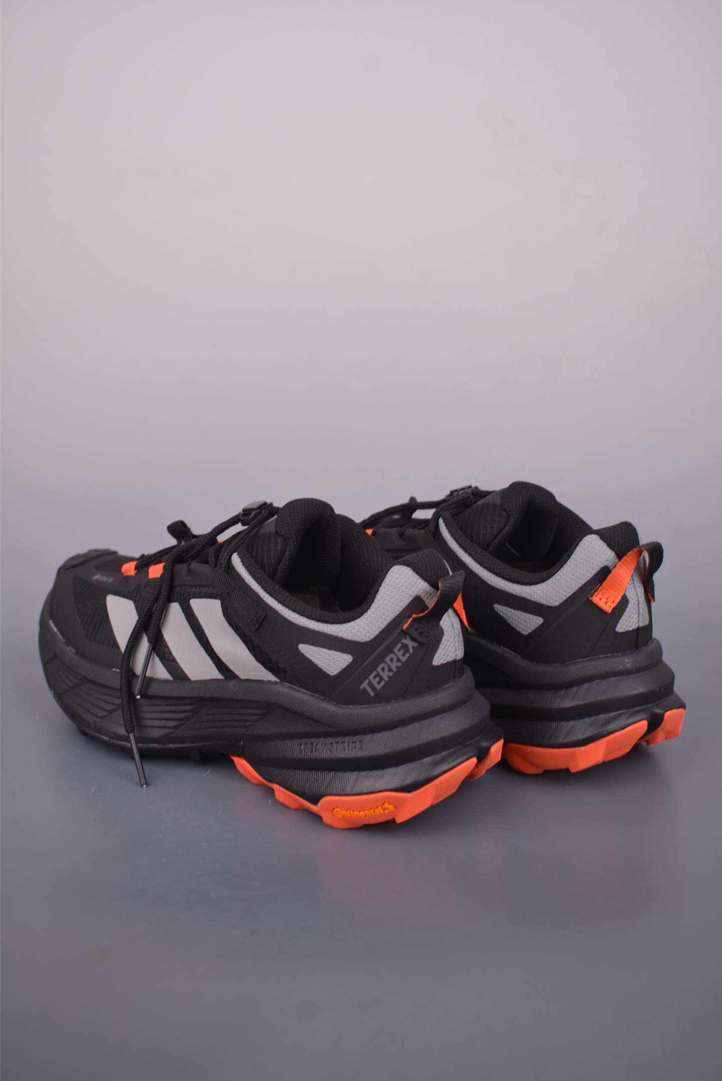 adidas TERREX FREEHIKER SL GTX 硬核的薄底徒步鞋 HQ4869
