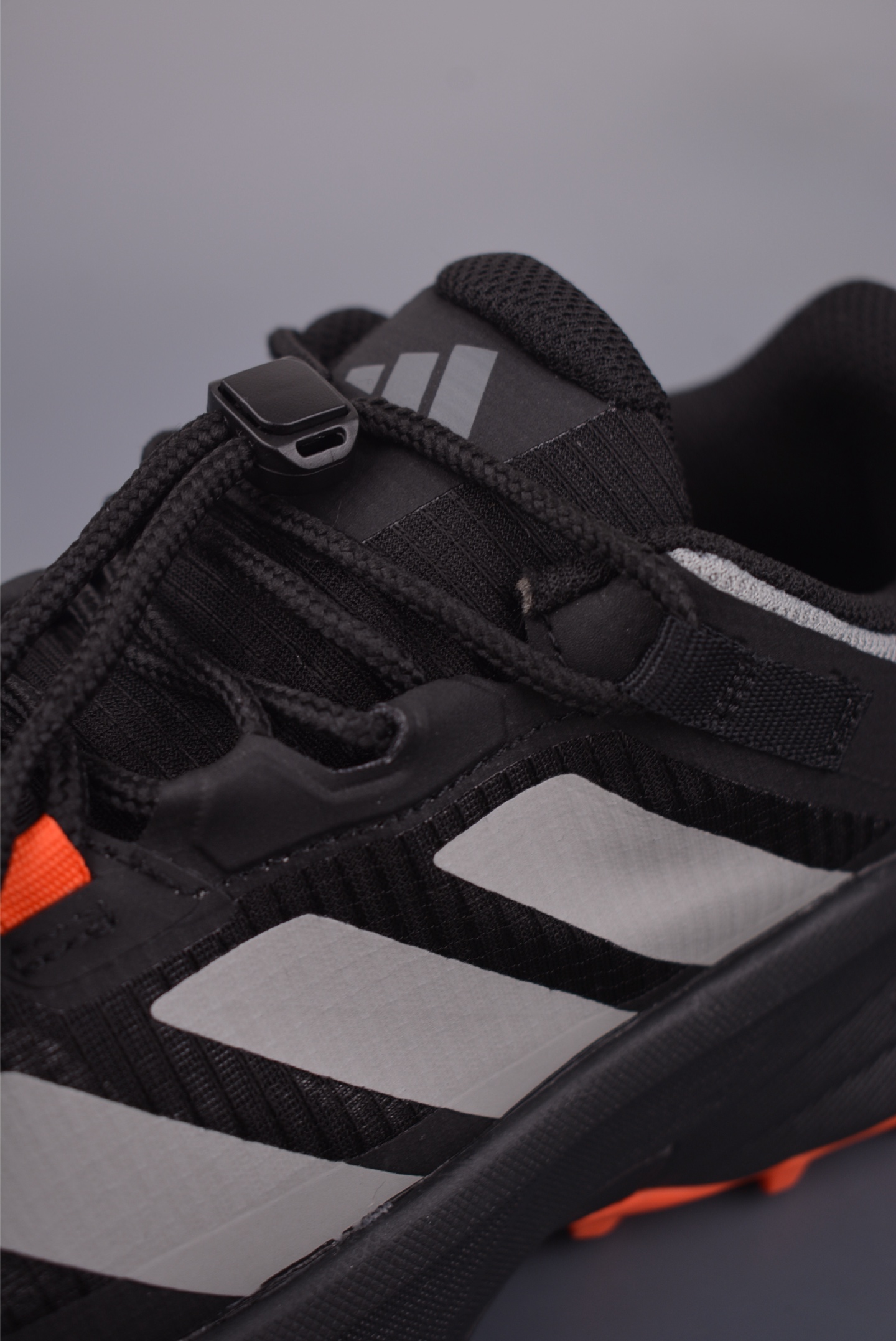 adidas TERREX FREEHIKER SL GTX 硬核的薄底徒步鞋 HQ4869