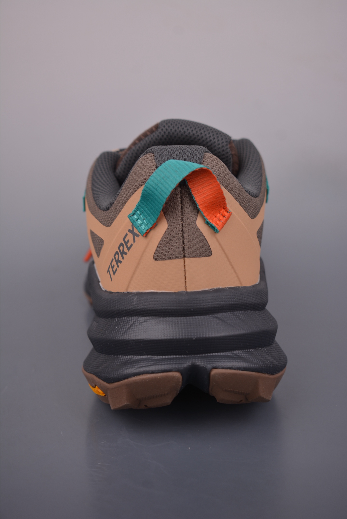 170 adidas TERREX FREEHIKER SL GTX 硬核的薄底徒步鞋 JP6866