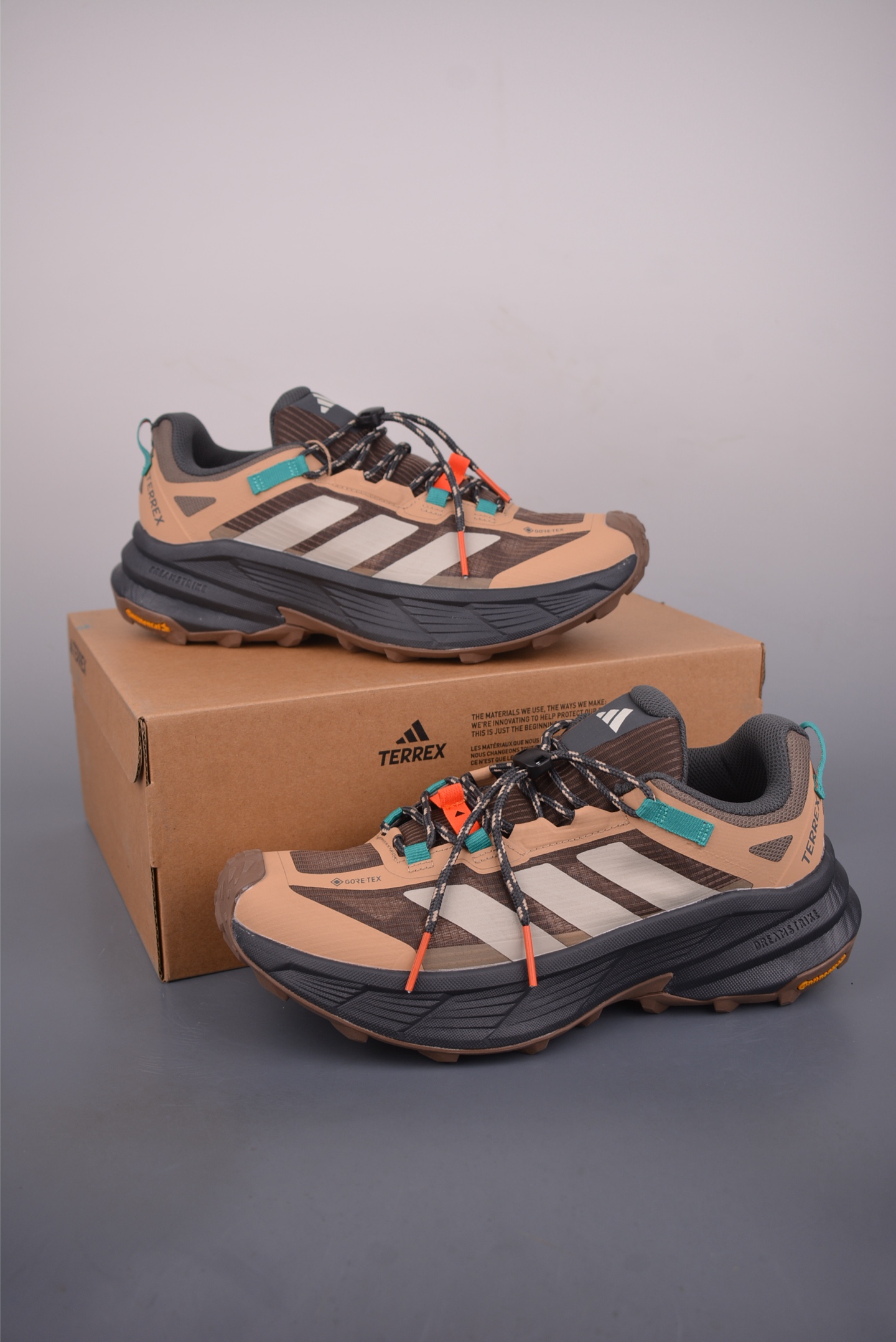 170 adidas TERREX FREEHIKER SL GTX 硬核的薄底徒步鞋 JP6866