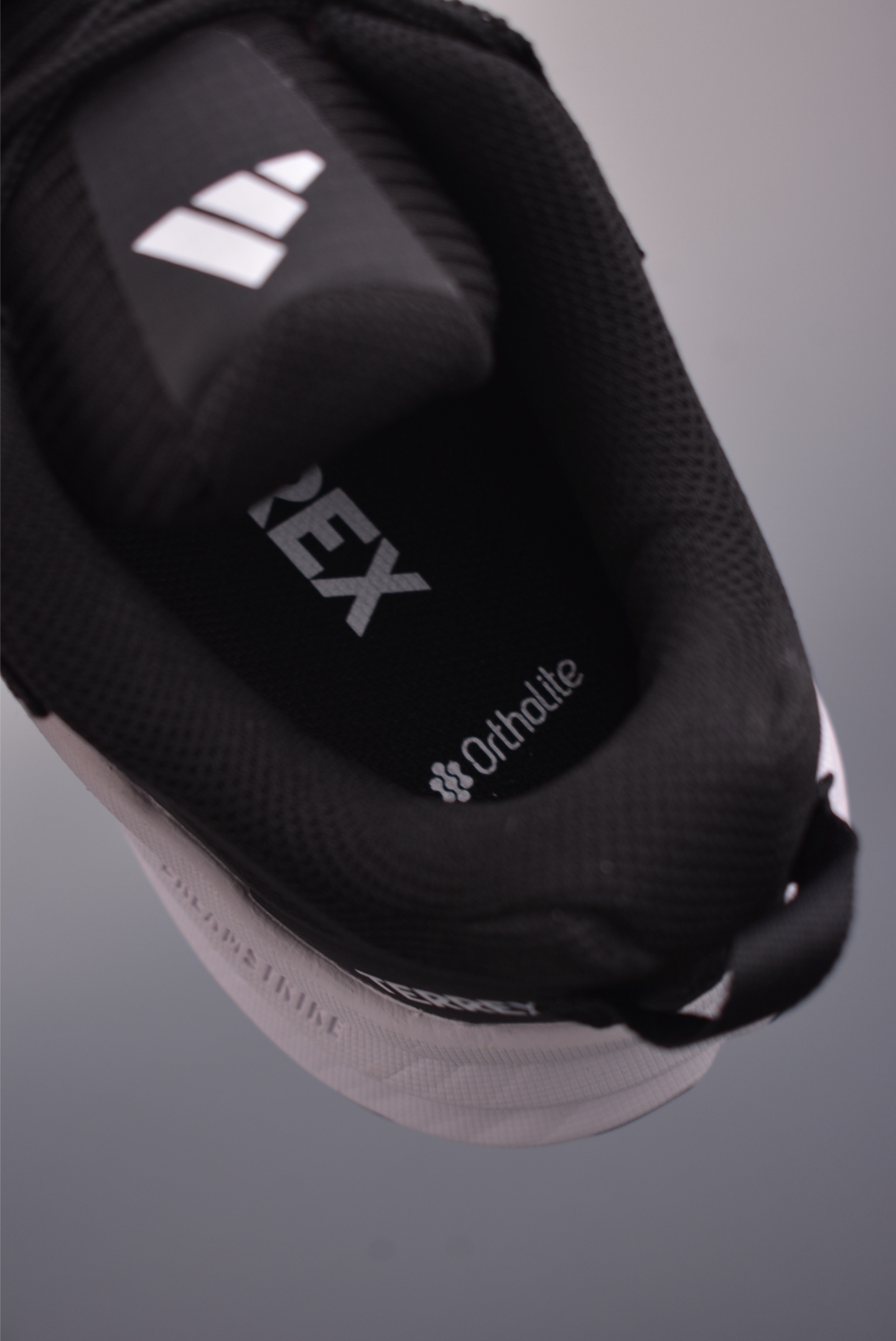 170 adidas TERREX FREEHIKER SL GTX 硬核的薄底徒步鞋 HQ6886-Chinese UA Cheap High Quatity Brand Clothes Bags handbags Sneakers wholesale wholesaler seller from China Factory suppliers Fashion Clothing Shoes best Quality Beautiful Price 170 adidas TERREX FREEHIKER SL GTX 硬核的薄底徒步鞋 HQ6886