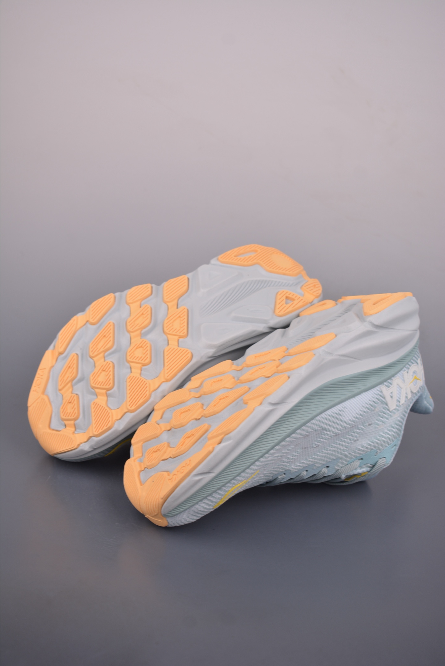 150 HOKA ONE ONE M CLIFTON 9 邦迪九代舒适防滑耐磨低帮休闲跑步鞋 1127895