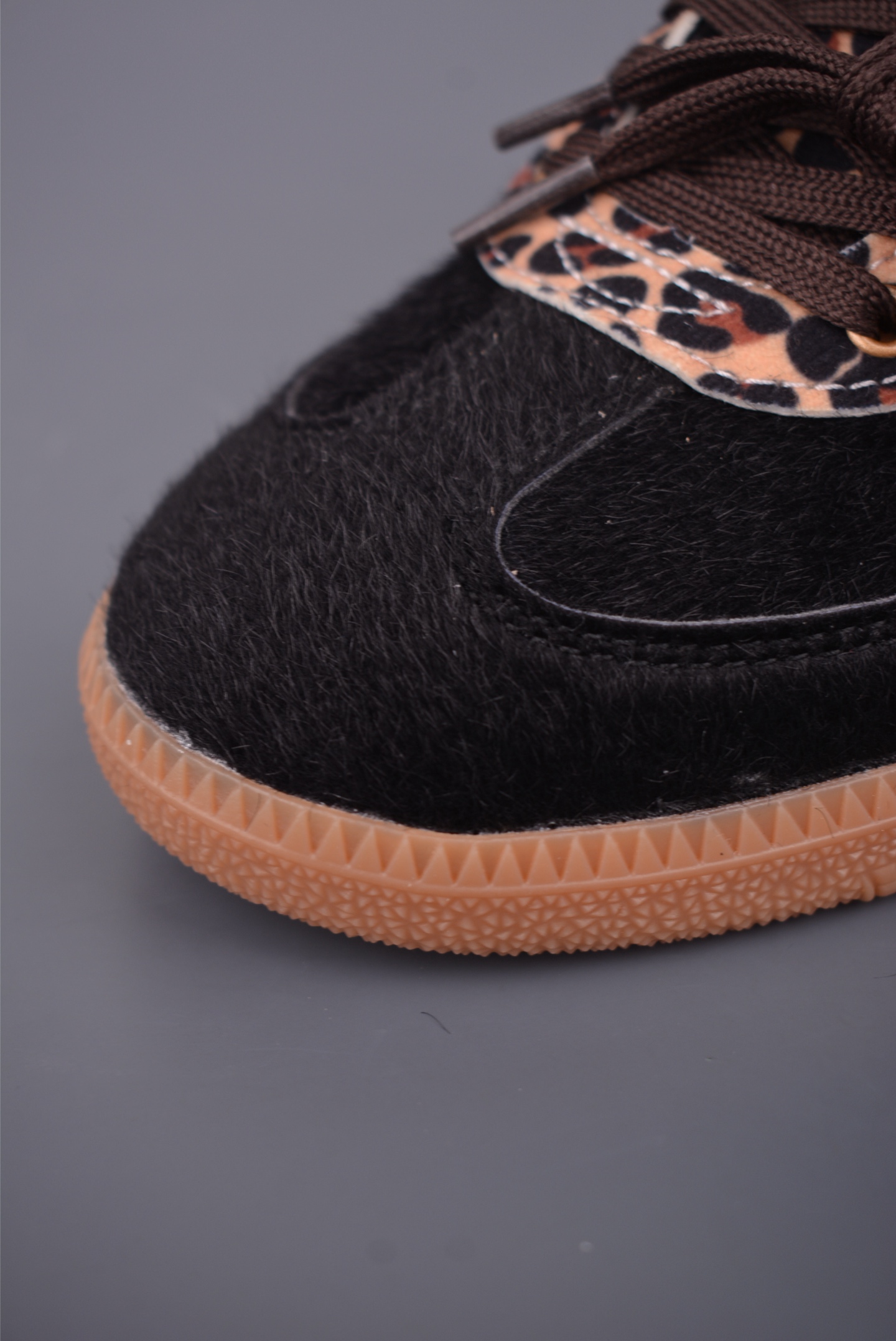 140 Adidas三叶草SAMBA W 休闲板鞋 KJ6590