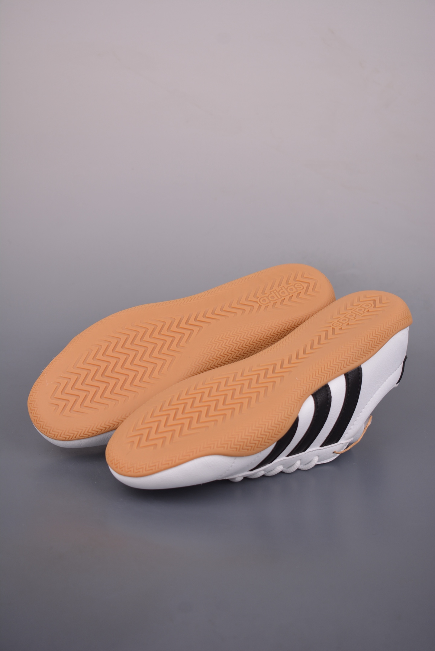 130 adidad GRAND COURT LO 网球运动休闲板鞋 JQ6988