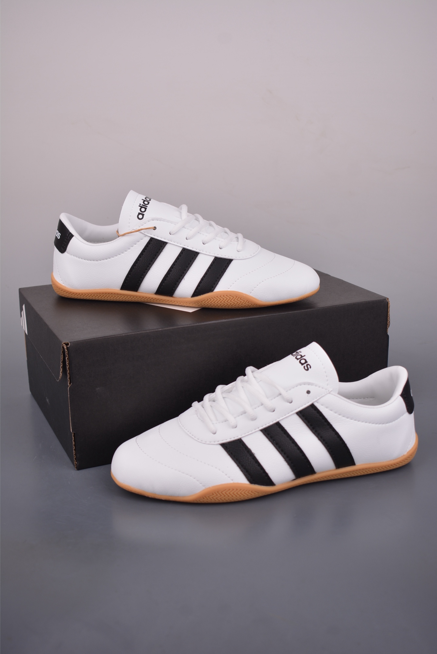 130 adidad GRAND COURT LO 网球运动休闲板鞋 JQ6988