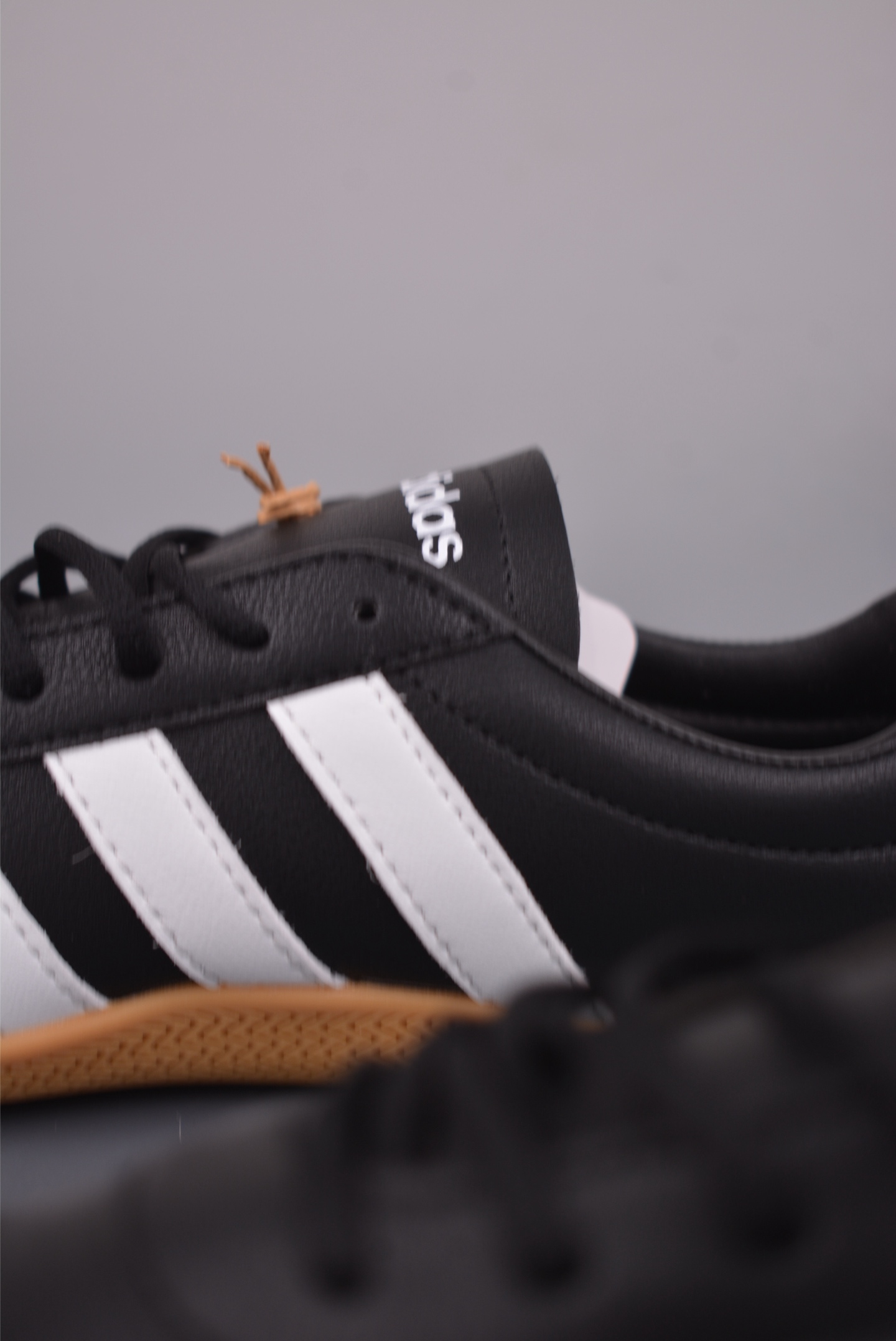 130 adidad GRAND COURT LO 网球运动休闲板鞋 JQ9684