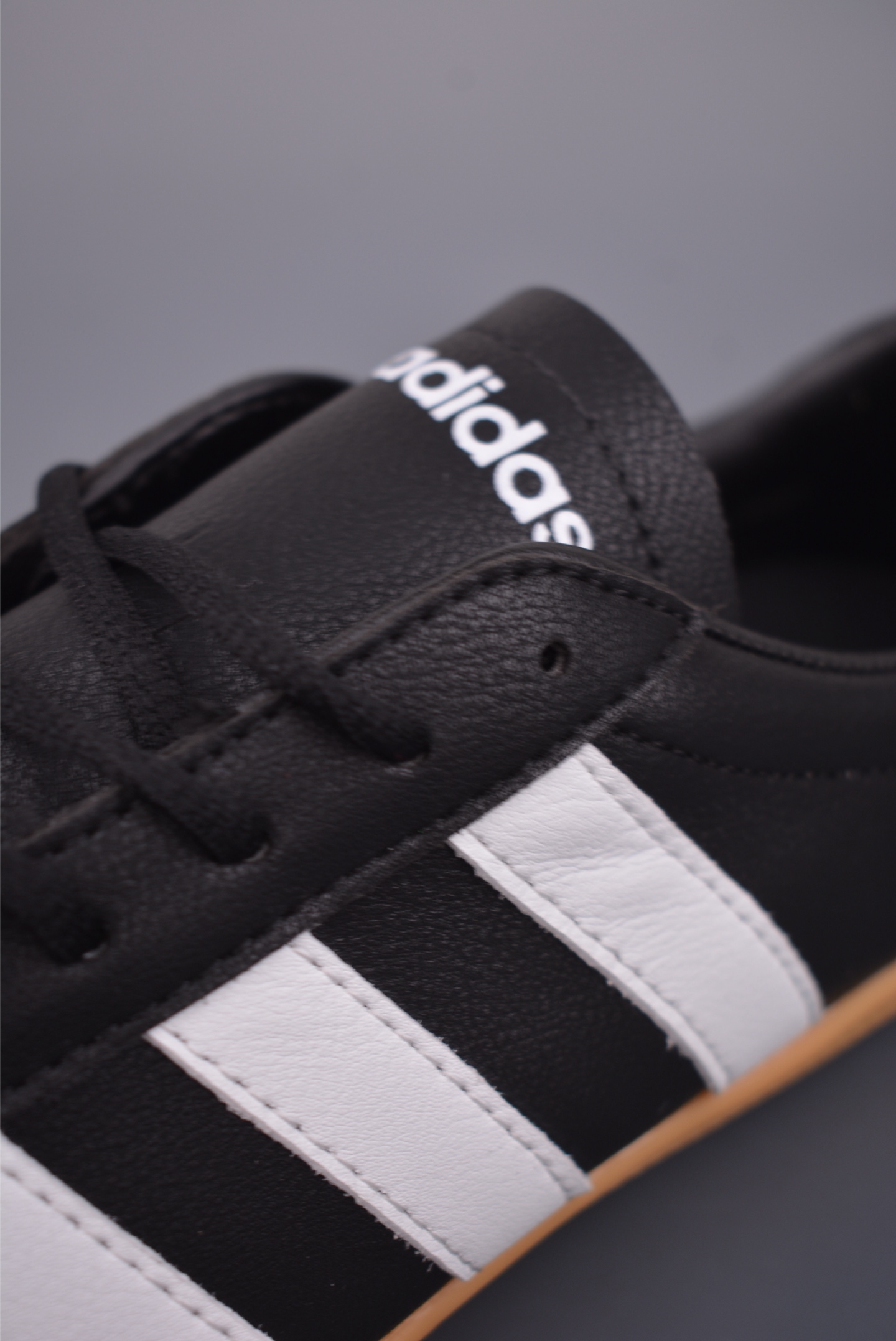 130 adidad GRAND COURT LO 网球运动休闲板鞋 JQ9684