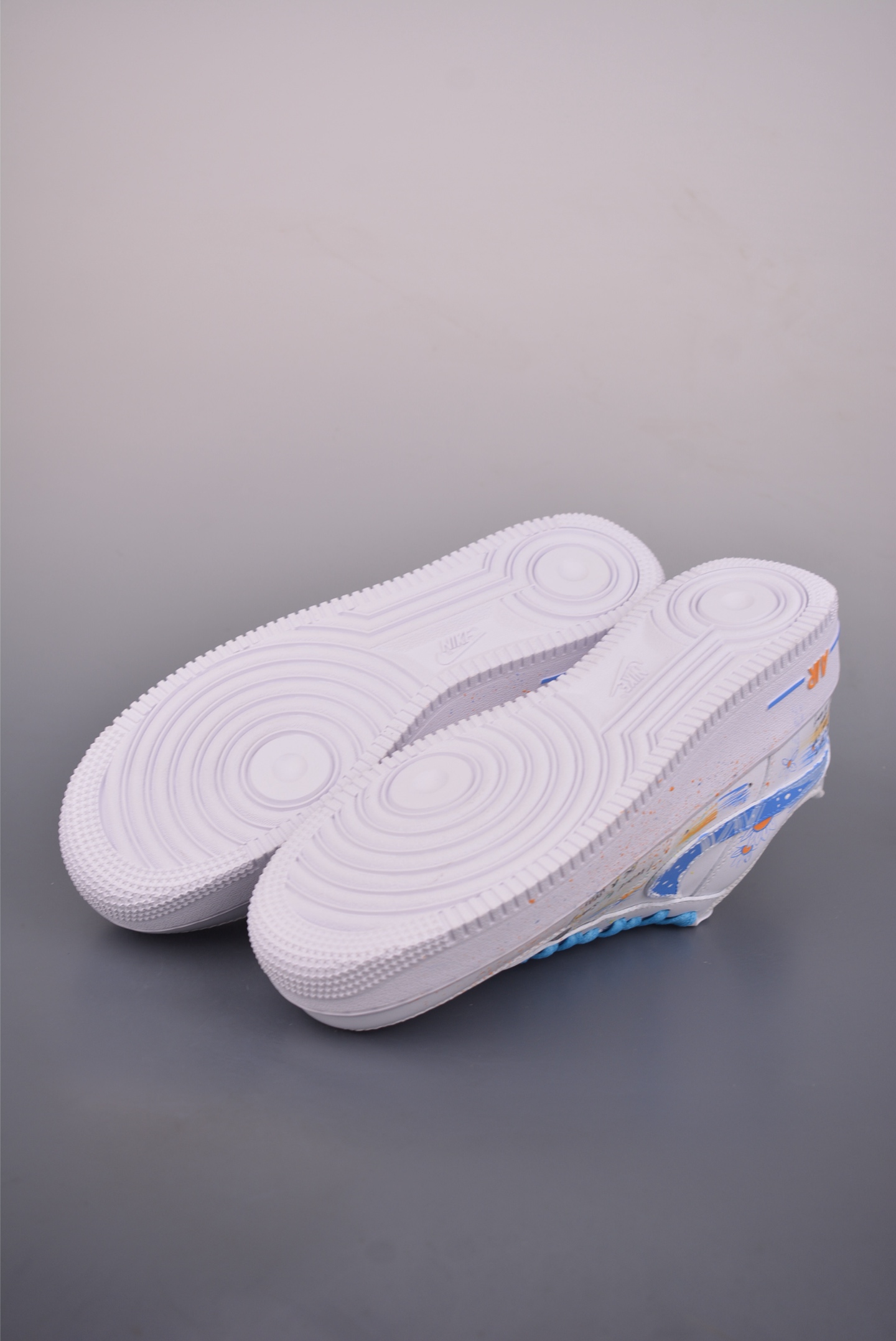Nike Air Force 1 Low 手绘涂鸦 CW2288-111