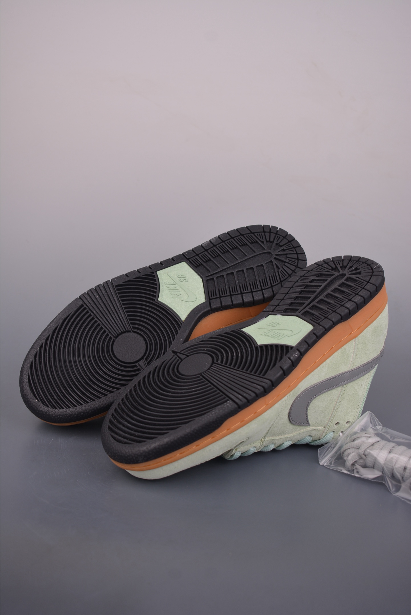 200 Nike SB Dunk Low LV联名 HQ1626-300