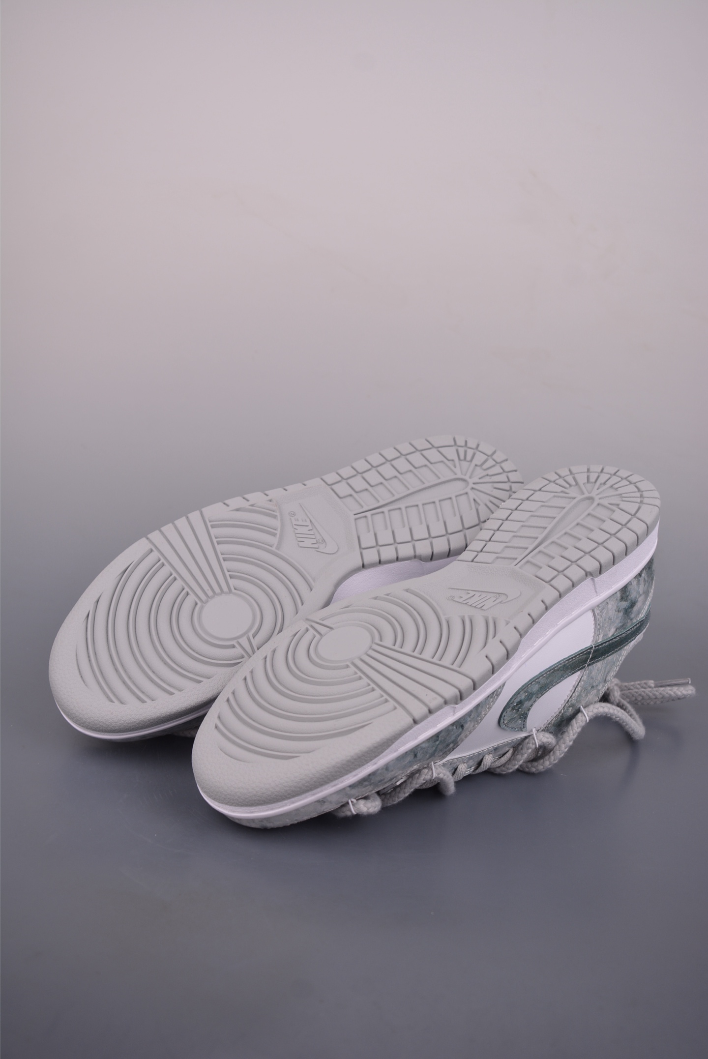 Nike SB Dunk Low 解构绑带 HF5441-105