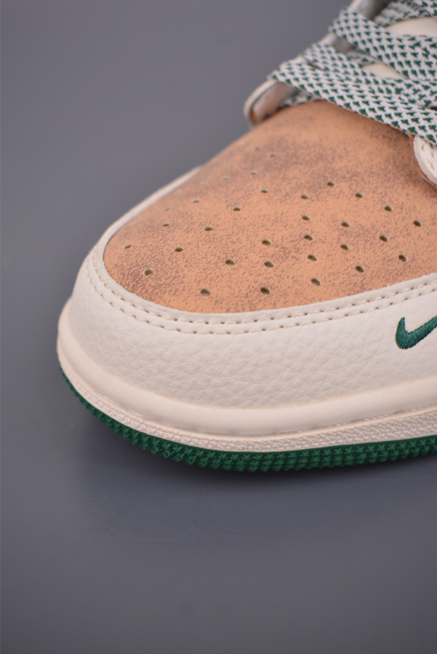 Fragment x Travis Scott x Gucci Air Jordan 1 Low 解构鞋带 QW5088-206