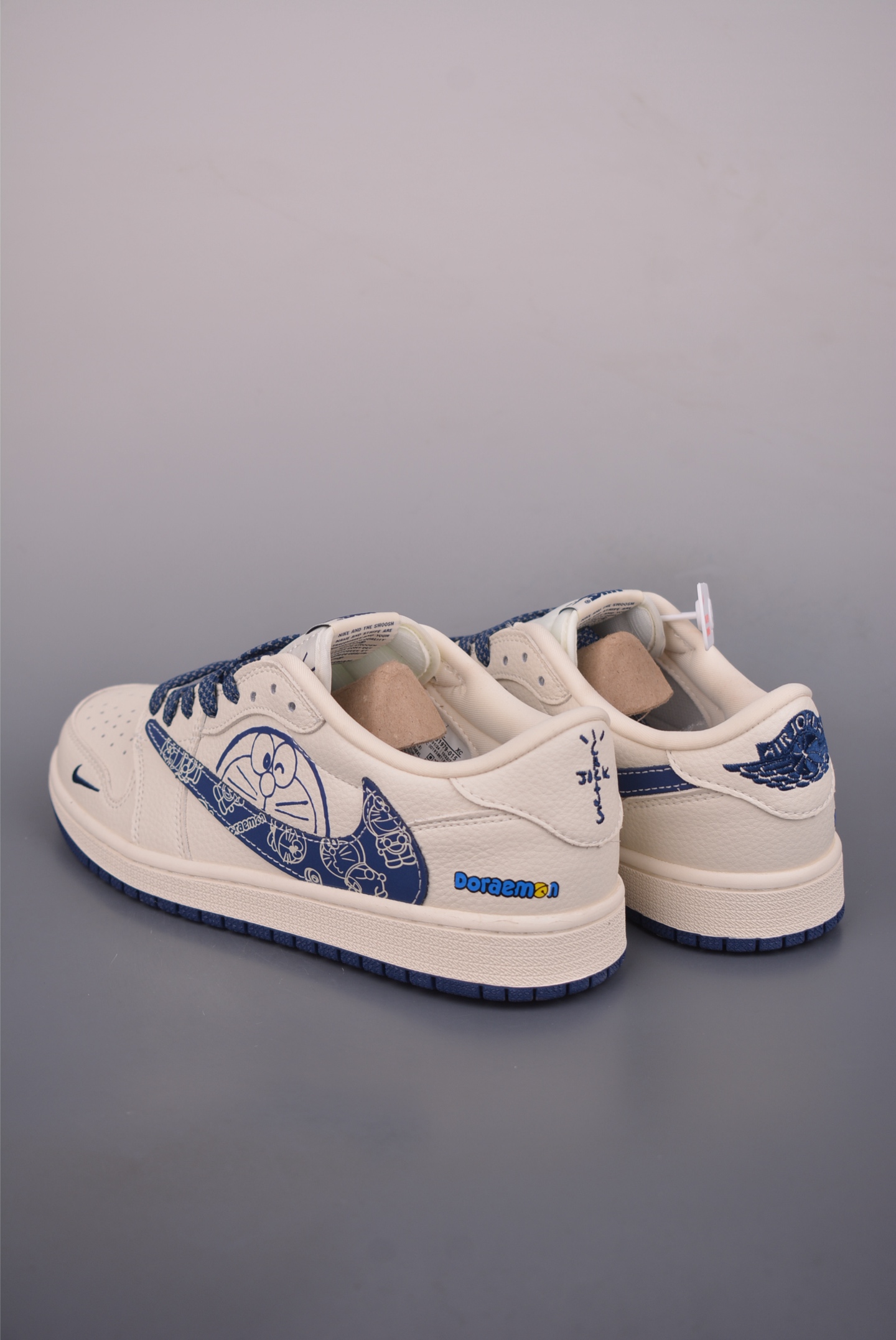 Fragment x Travis Scott x 哆啦A梦 Air Jordan 1 Low 解构鞋带 XB1979-015