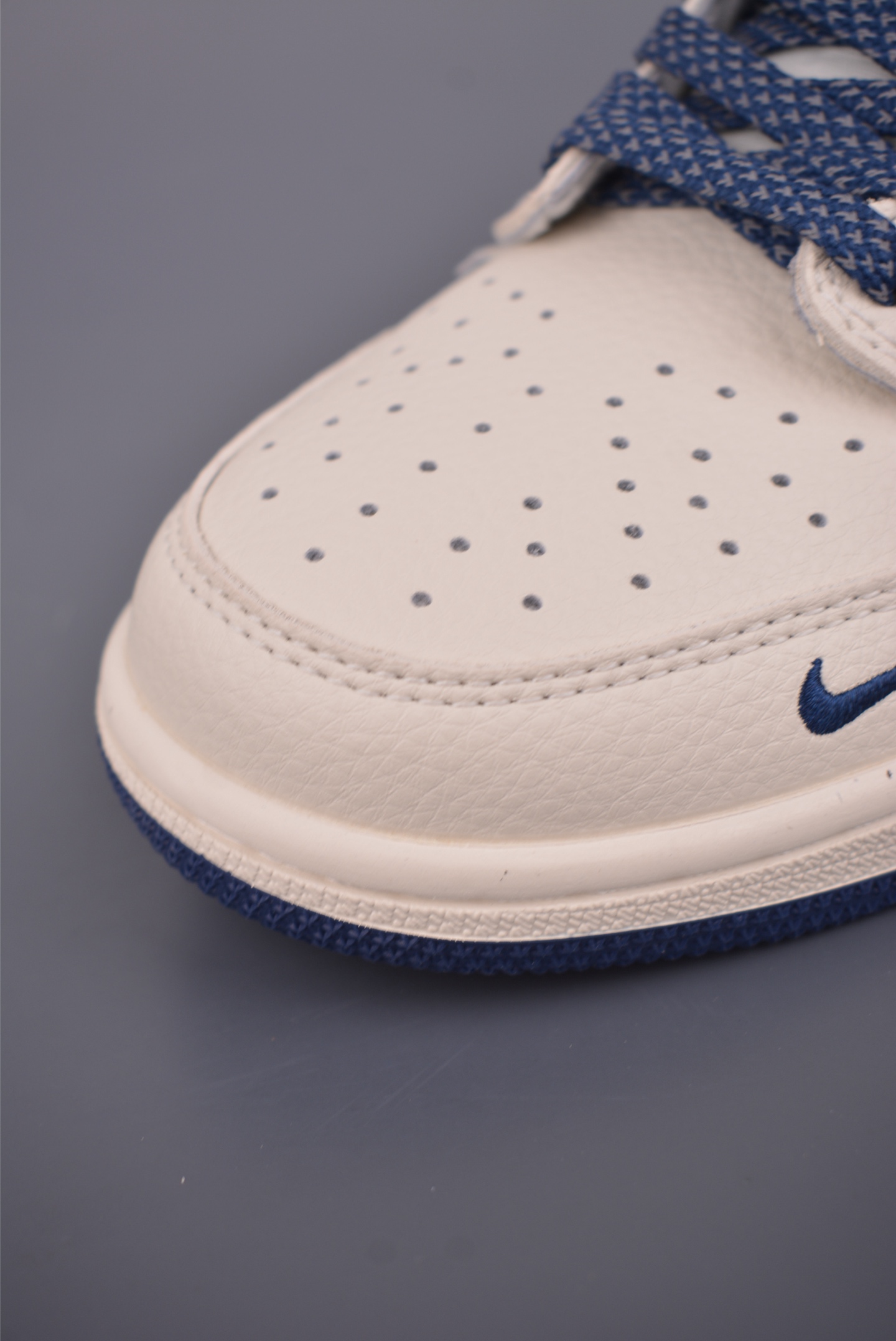 Fragment x Travis Scott x 哆啦A梦 Air Jordan 1 Low 解构鞋带 XB1979-015