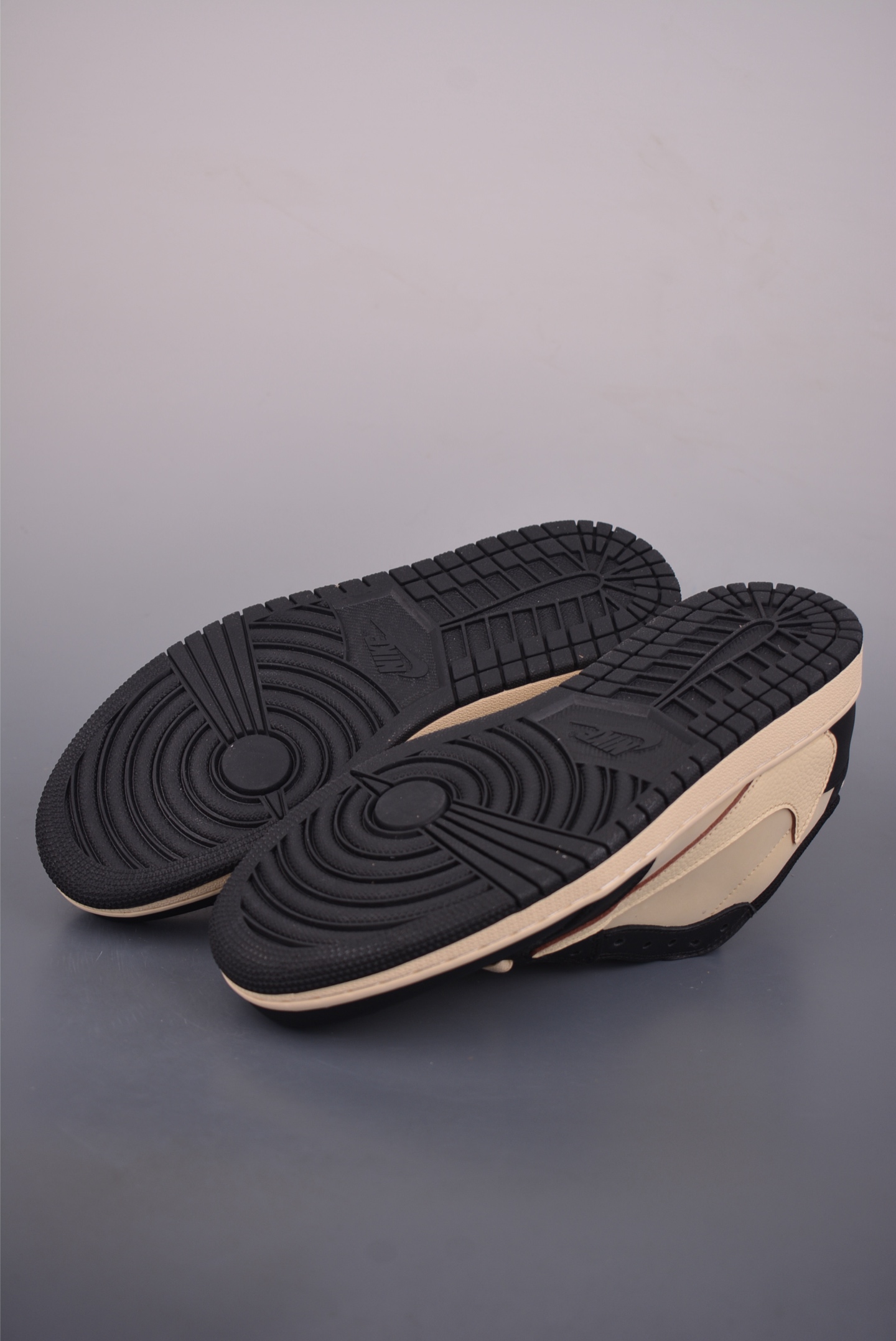 Fragment x Travis Scott x Air Jordan 1 Low 三方联名倒钩 DM7866-201