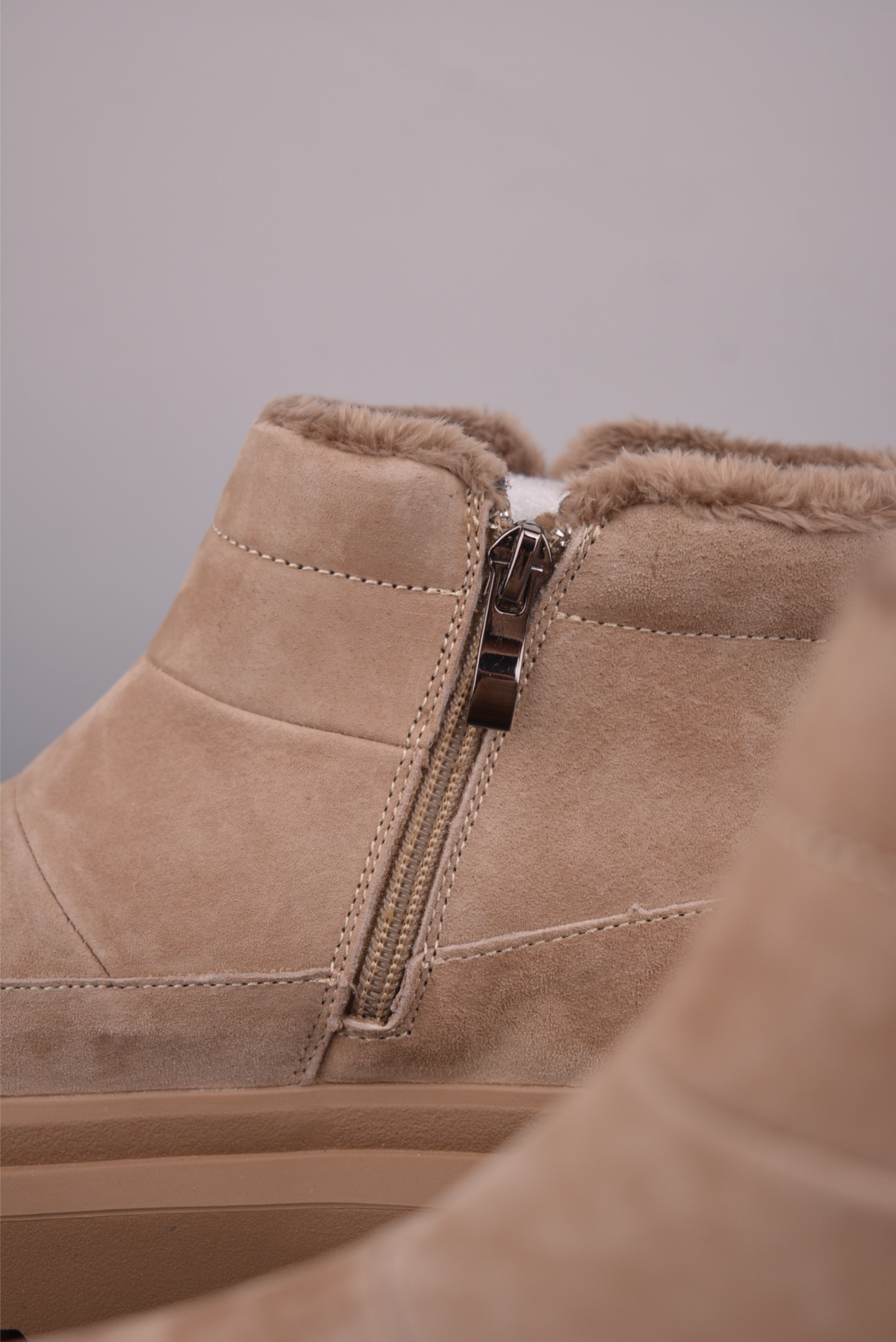 280 美国轻奢品牌 UGG Tasman Weather Hybrid 塔斯曼混合系列轻量休闲鞋 U6337M